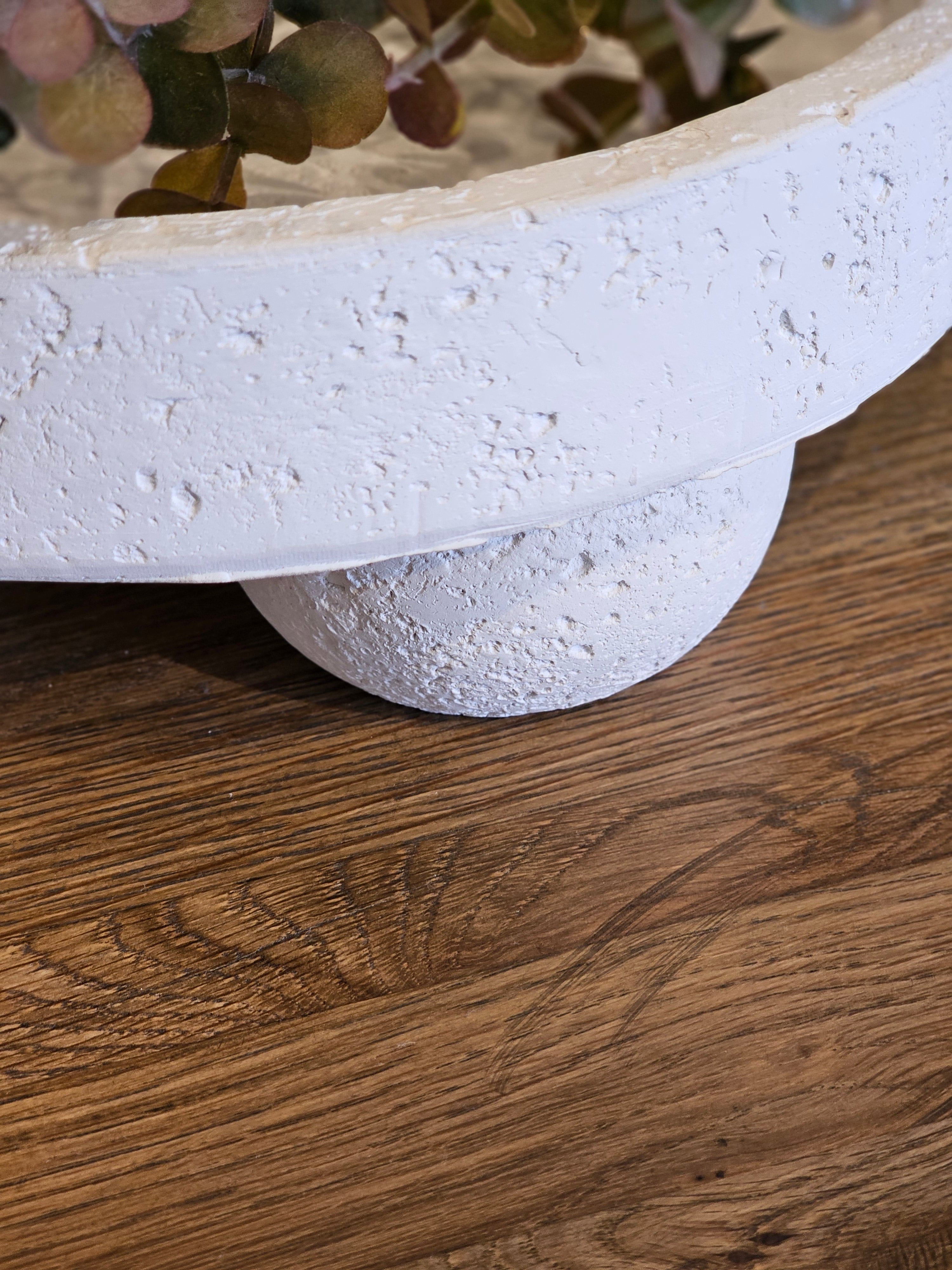 Haven & Space Berry ACCESSORIES 25x8cm Machi Cement Footed Bowl