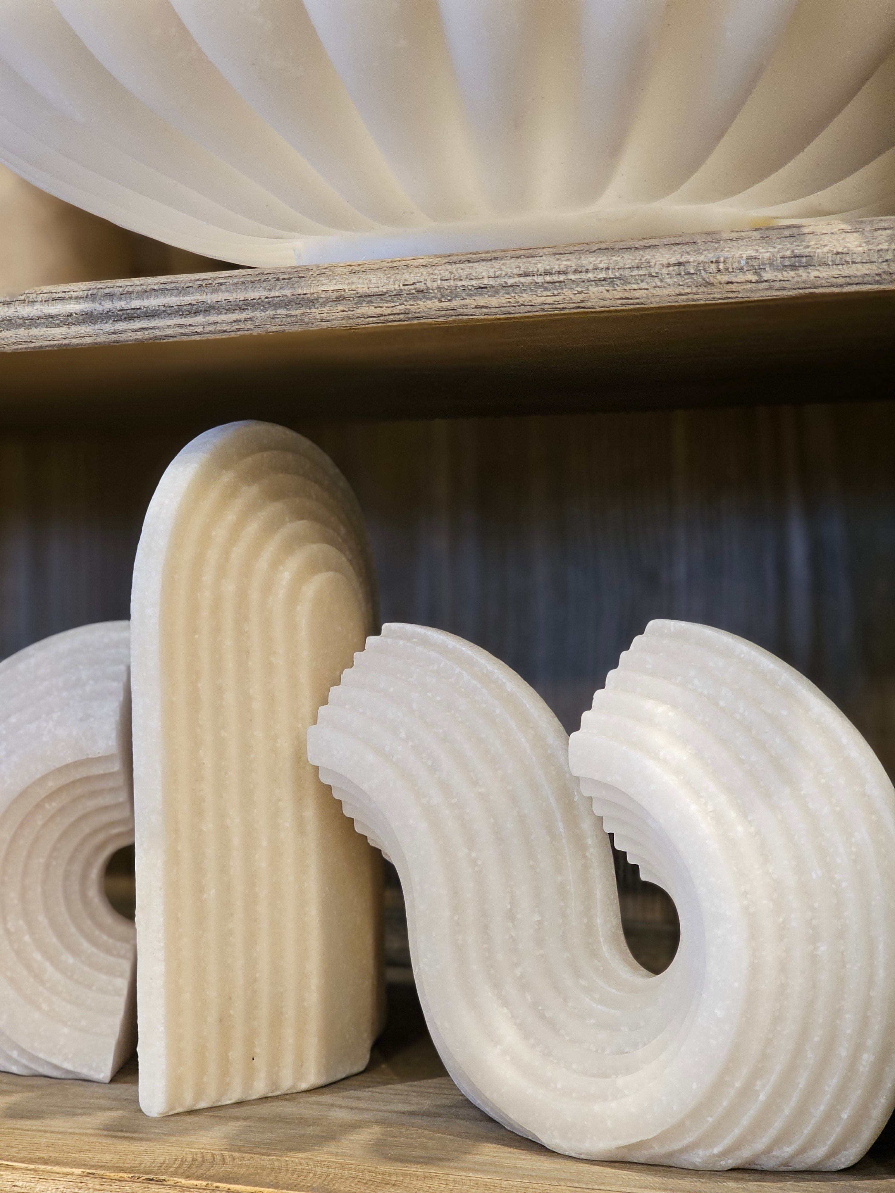 Haven & Space Berry ACCESSORIES 35cm Roberta Resin Bookends