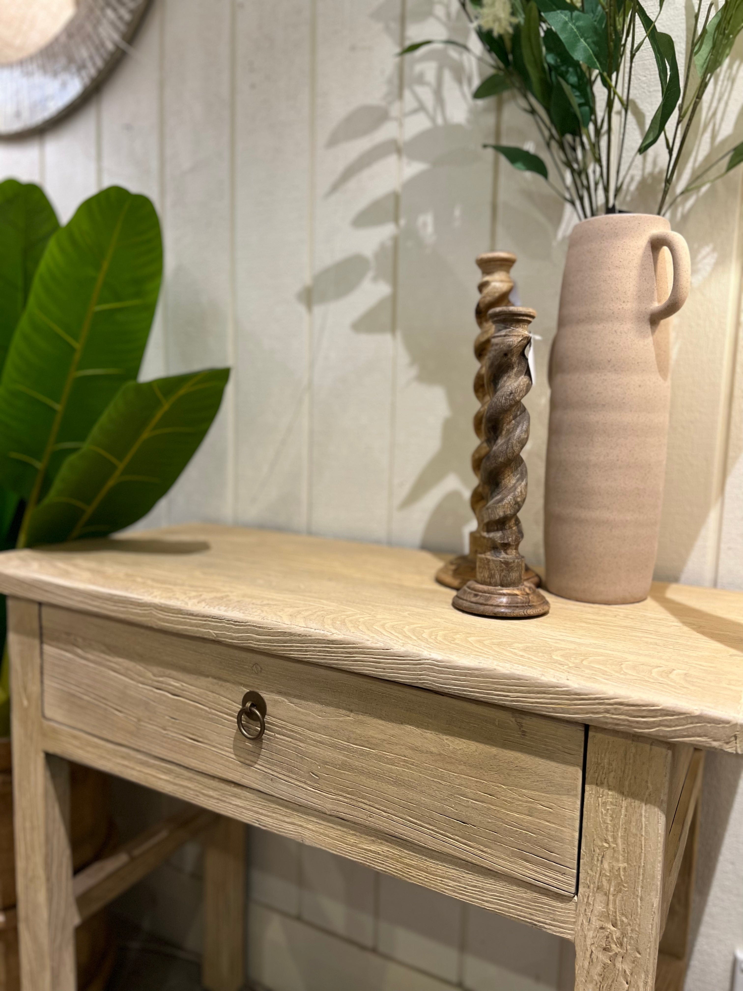 Haven & Space Berry Alba Console