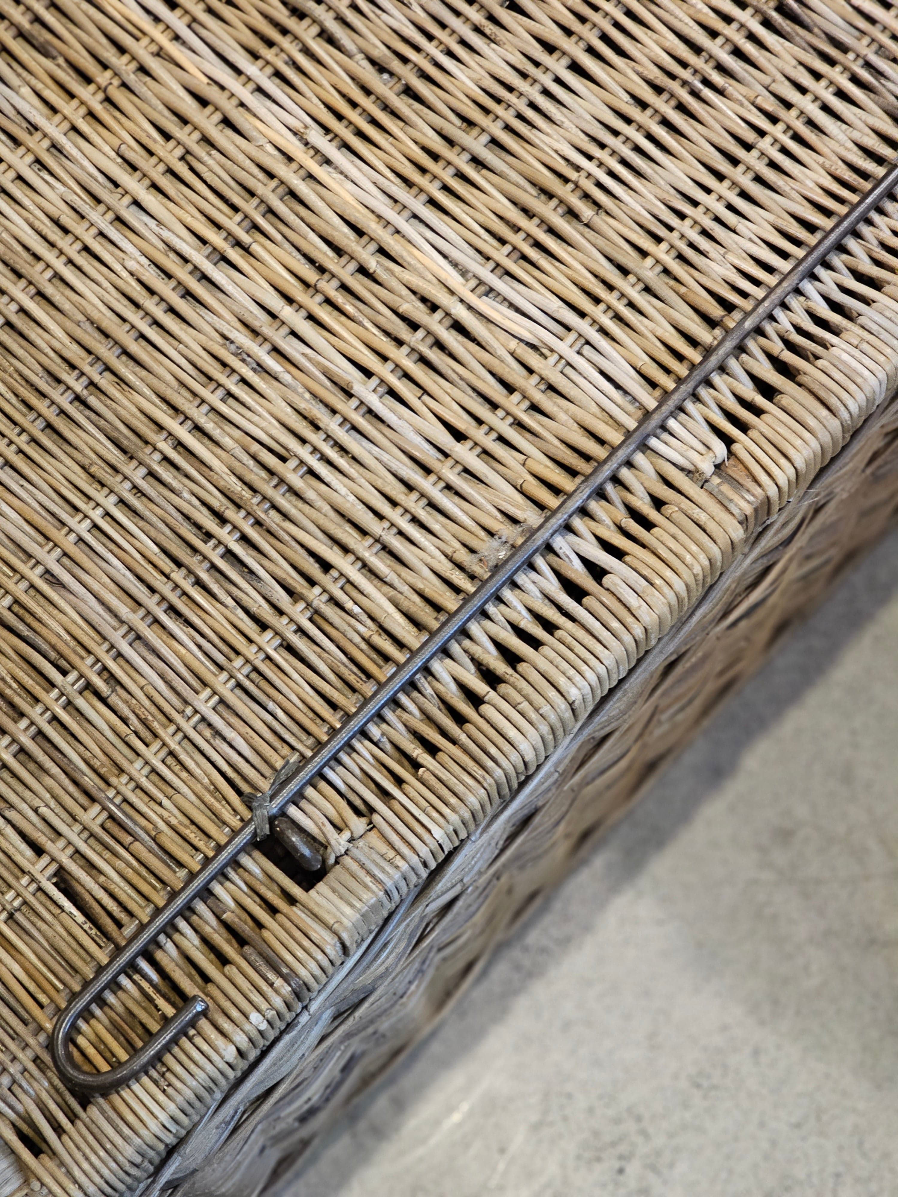 Haven & Space Berry BASKETWARE 110X70X45CMH / Kubu Muse Rattan Trunk