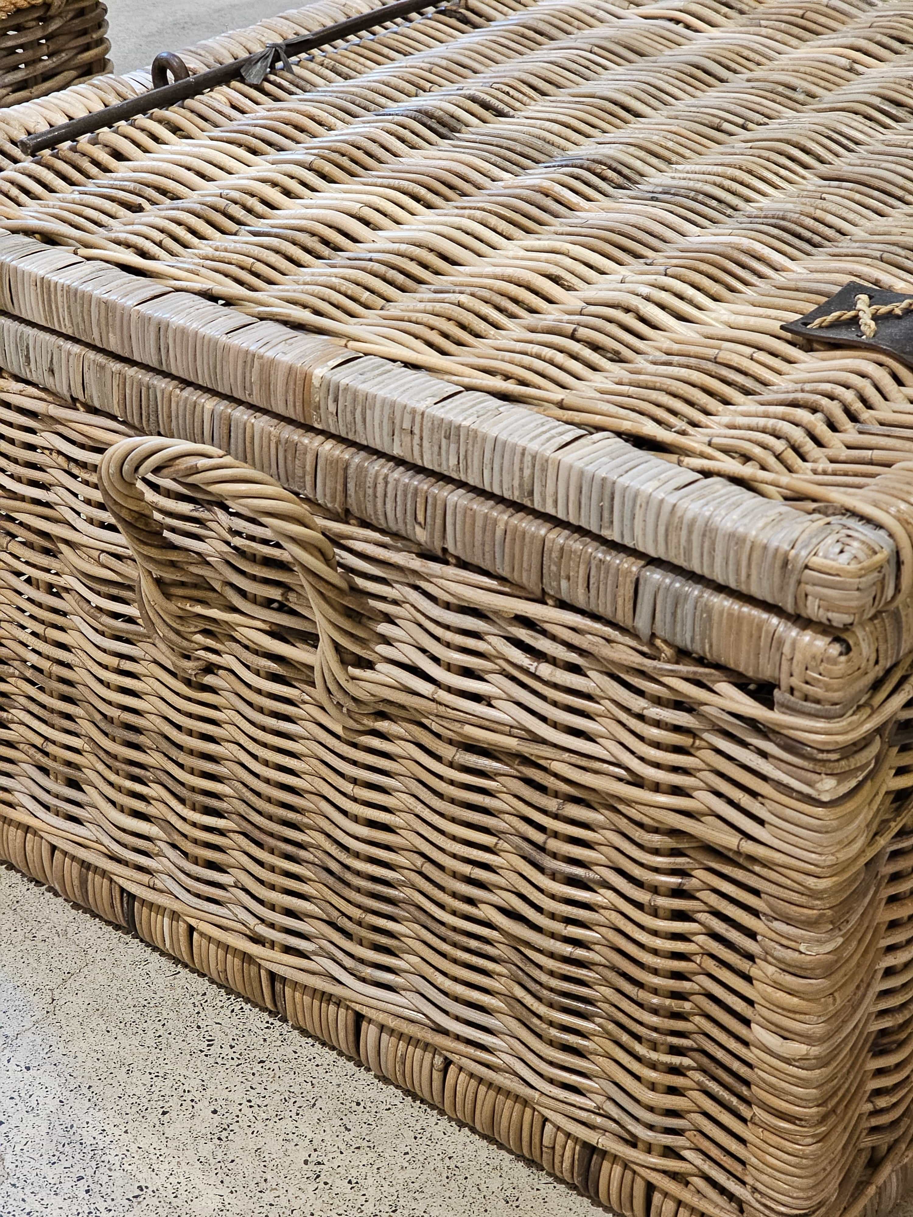 Haven & Space Berry BASKETWARE 110X70X45CMH / Kubu Muse Rattan Trunk