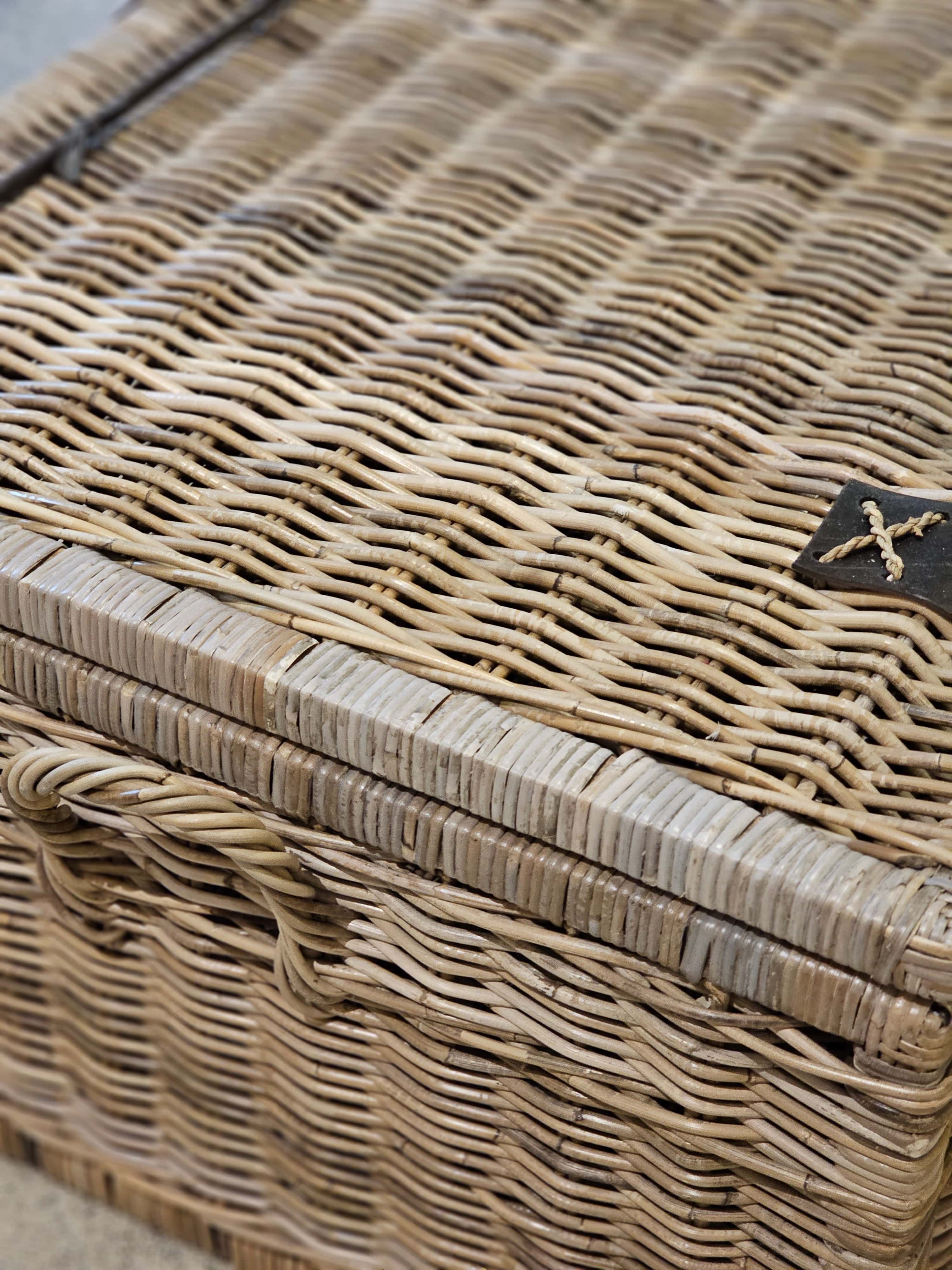 Haven & Space Berry BASKETWARE 110X70X45CMH / Kubu Muse Rattan Trunk