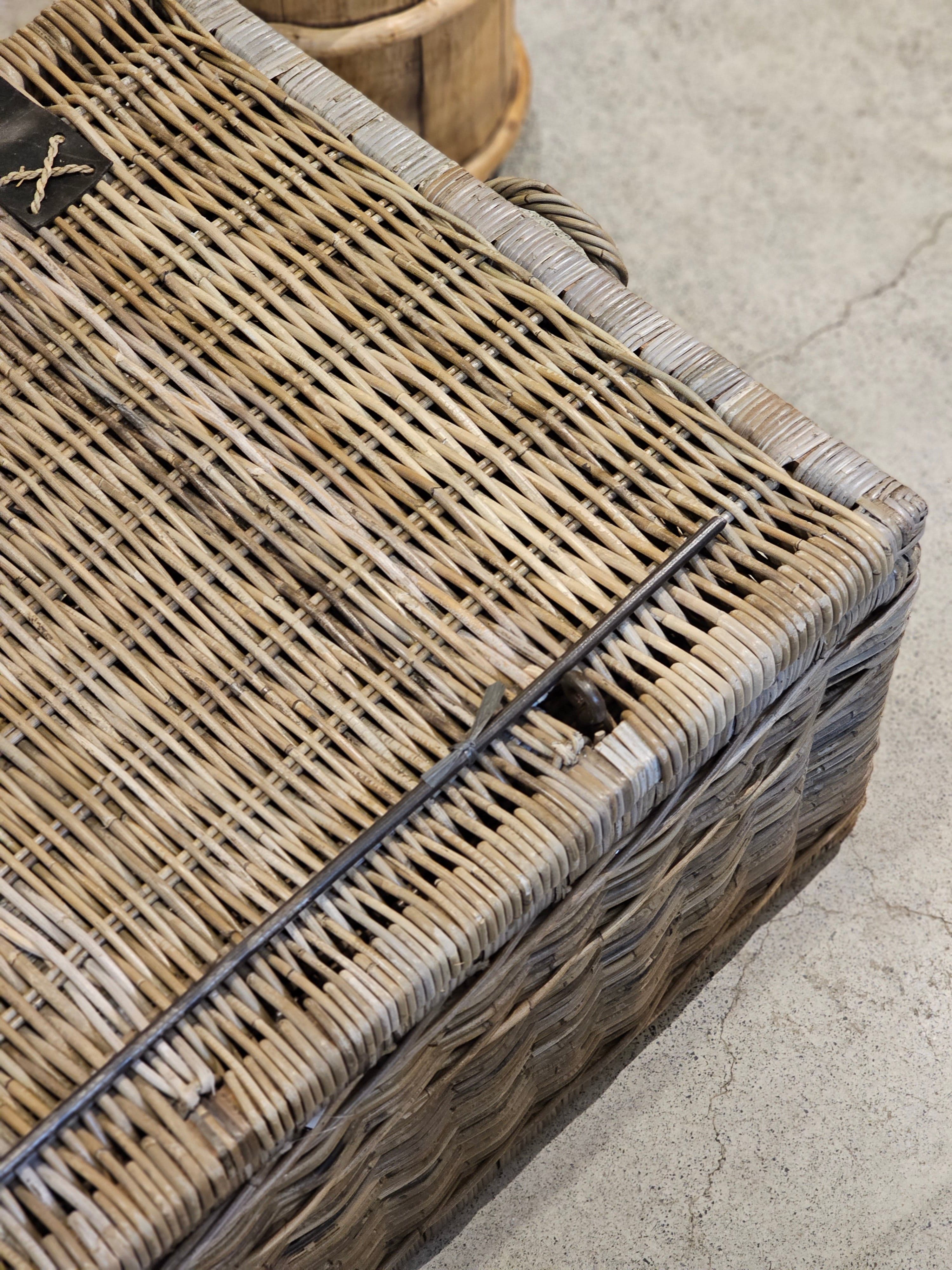 Haven & Space Berry BASKETWARE 110X70X45CMH / Kubu Muse Rattan Trunk