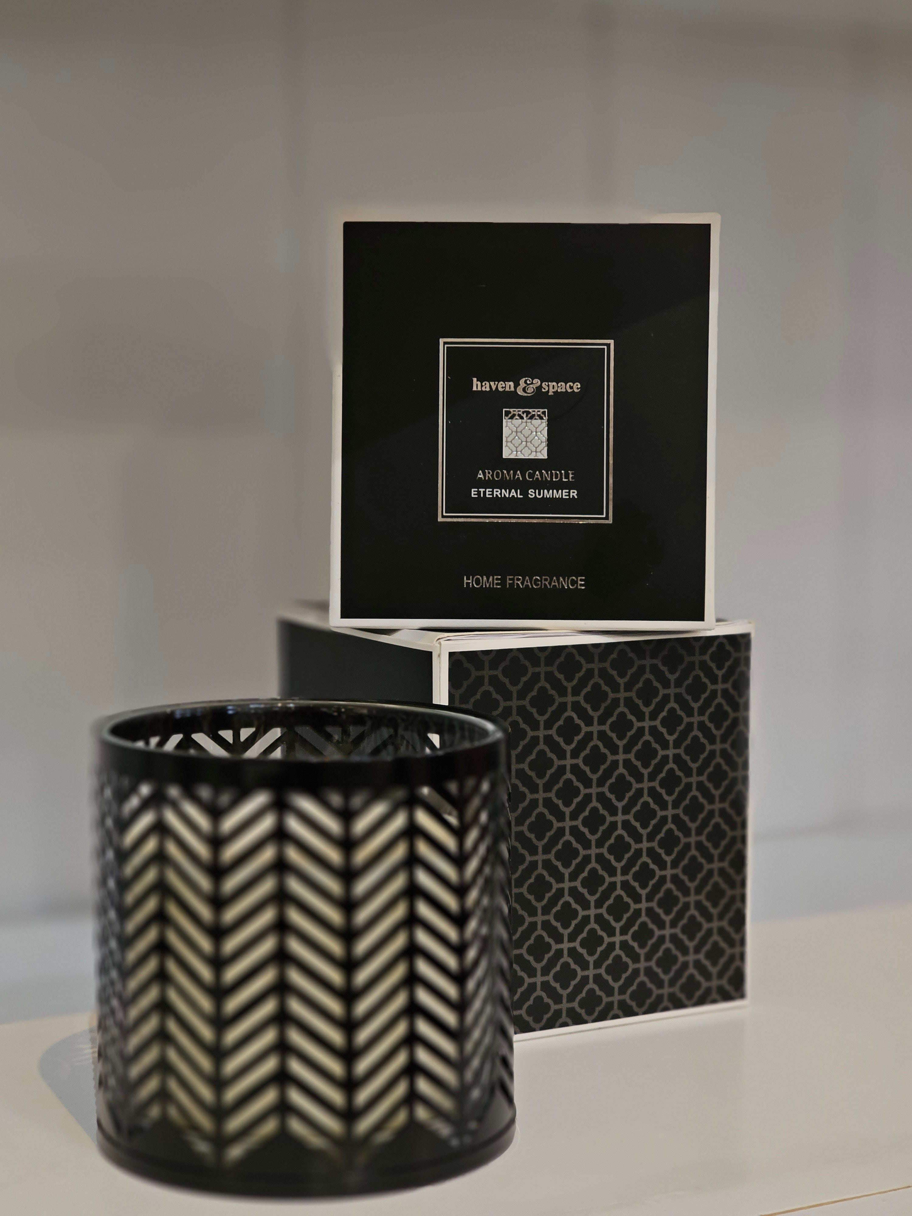 Haven & Space Berry CANDLES White/Black Haven & Space Glass Candle