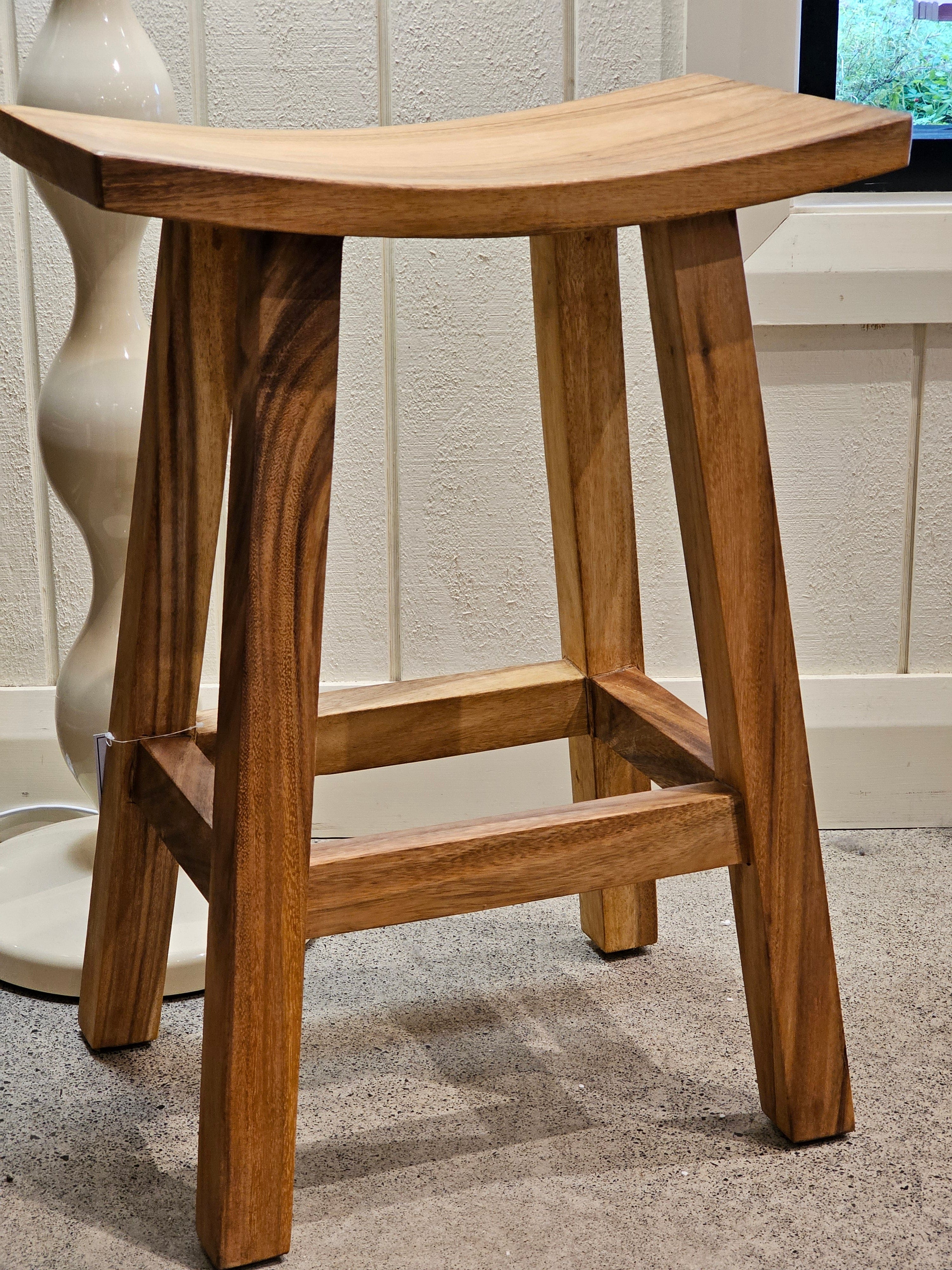 Haven & Space Berry CHAIRS Saddle Bar Stool