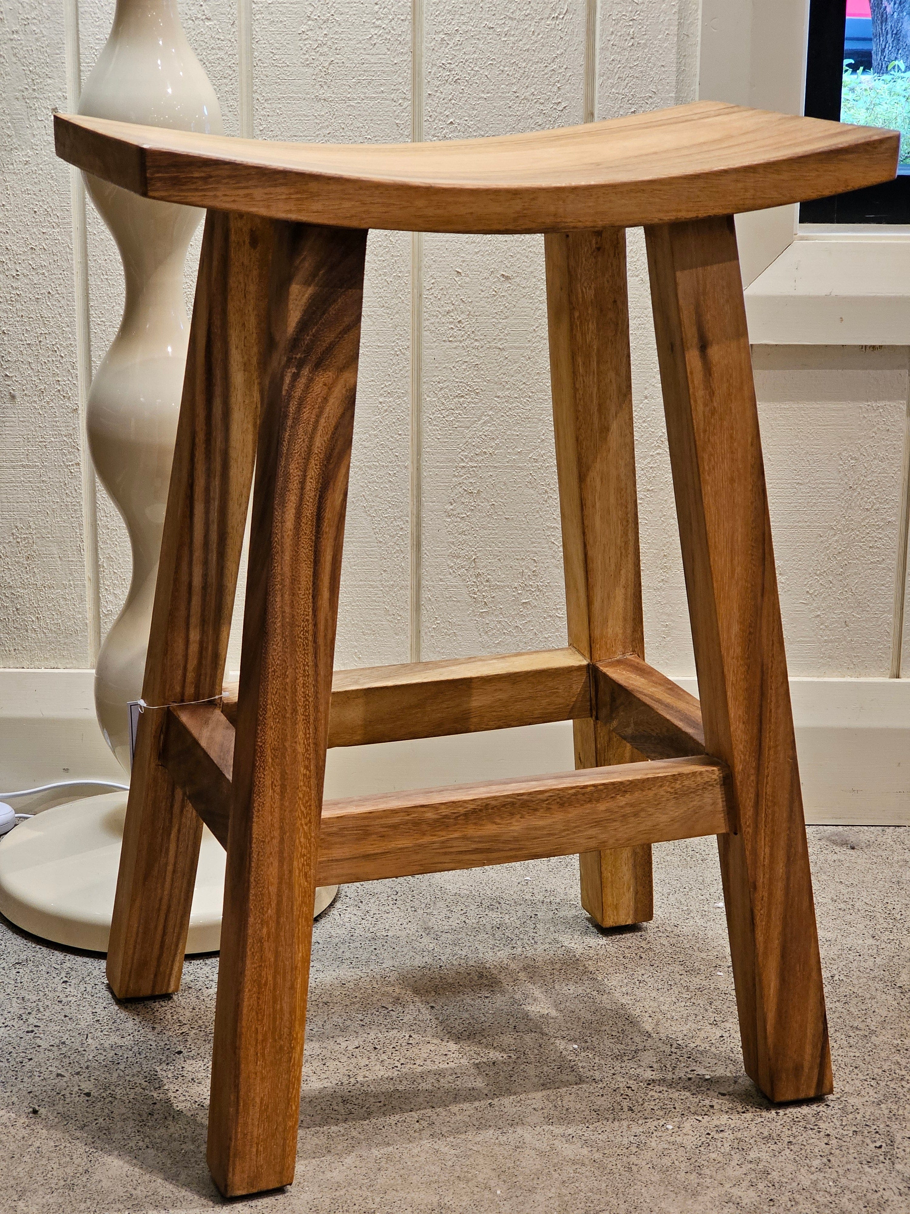 Haven & Space Berry CHAIRS Saddle Bar Stool