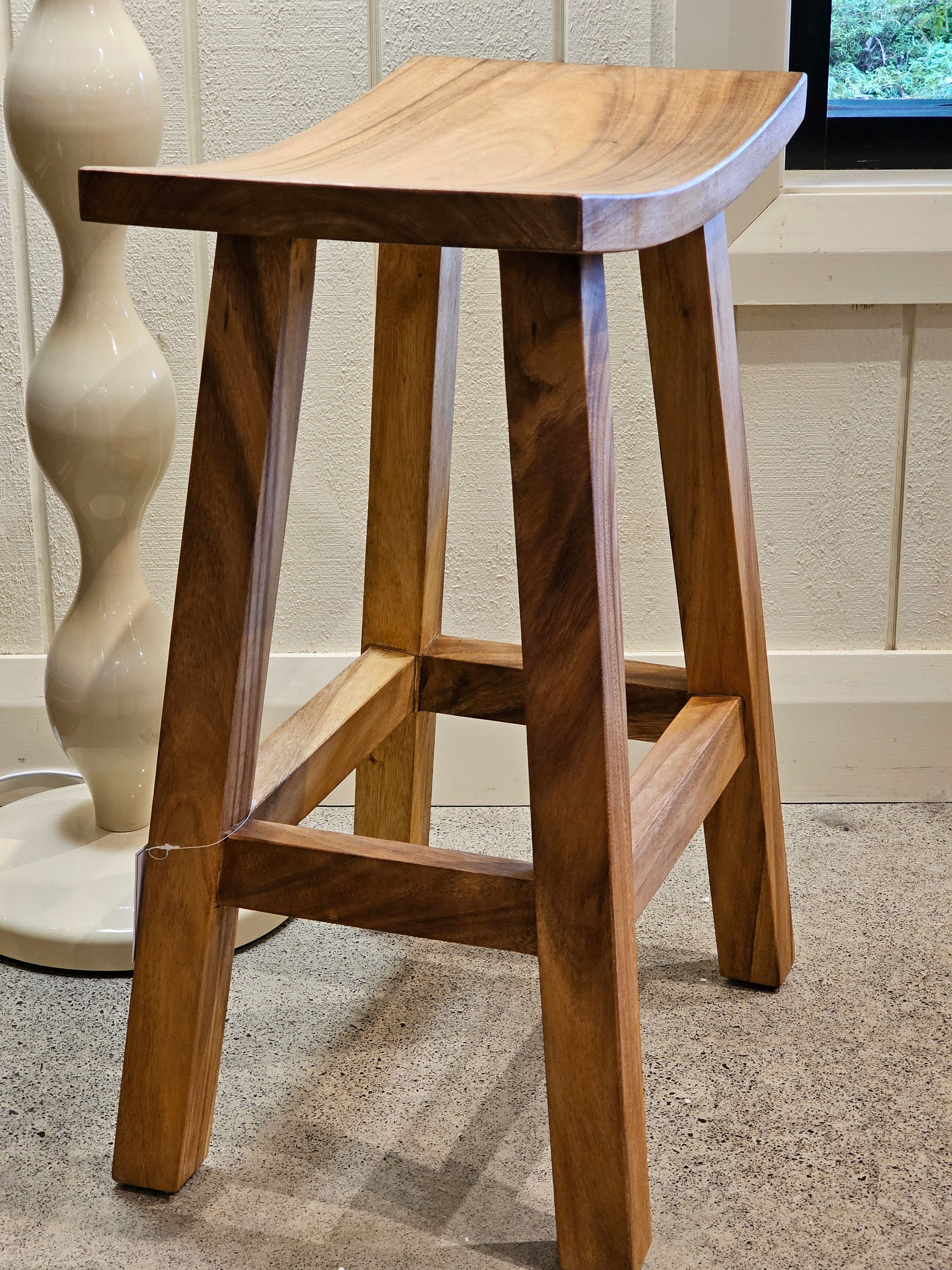 Haven & Space Berry CHAIRS Saddle Bar Stool