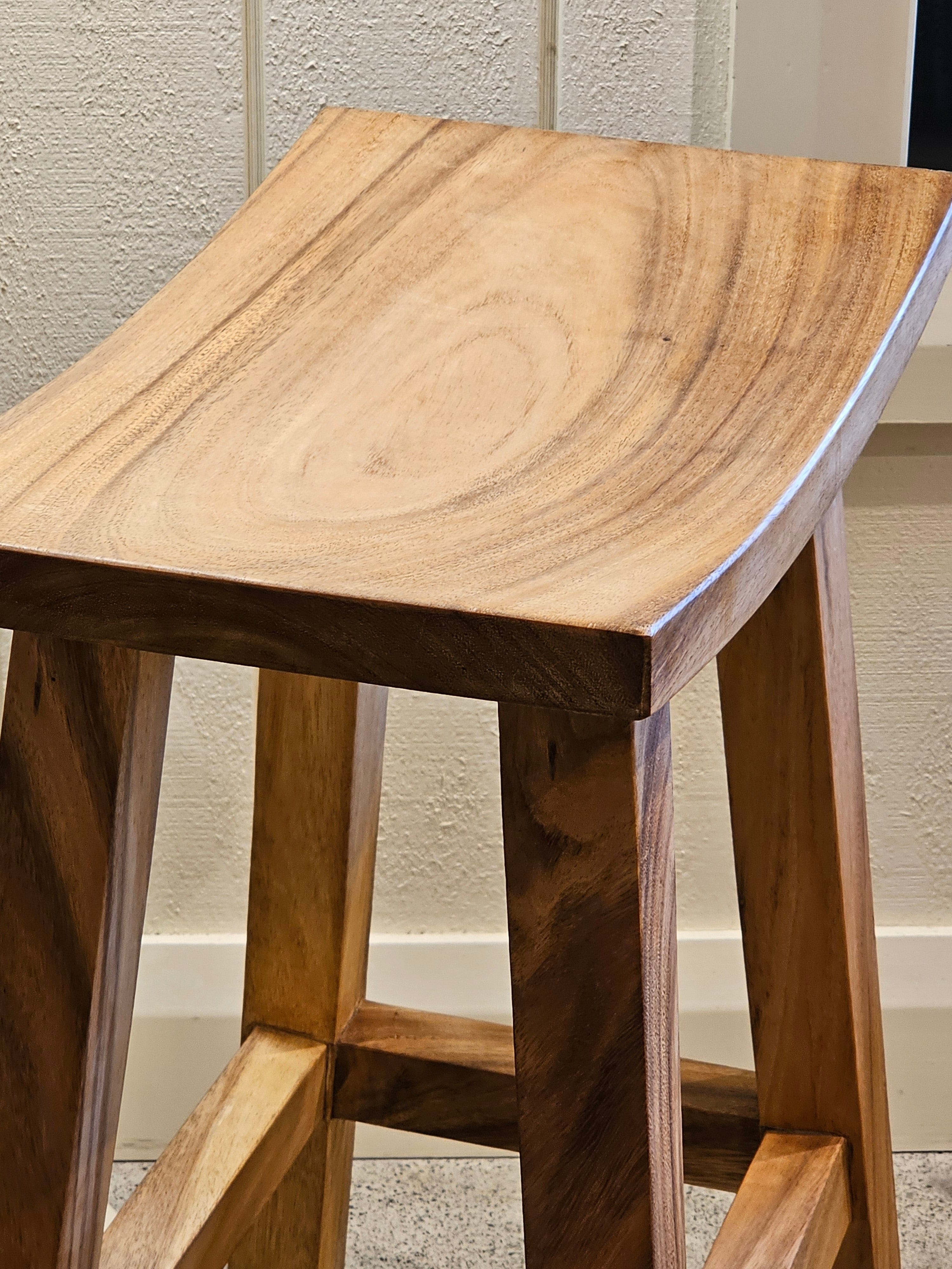 Haven & Space Berry CHAIRS Saddle Bar Stool