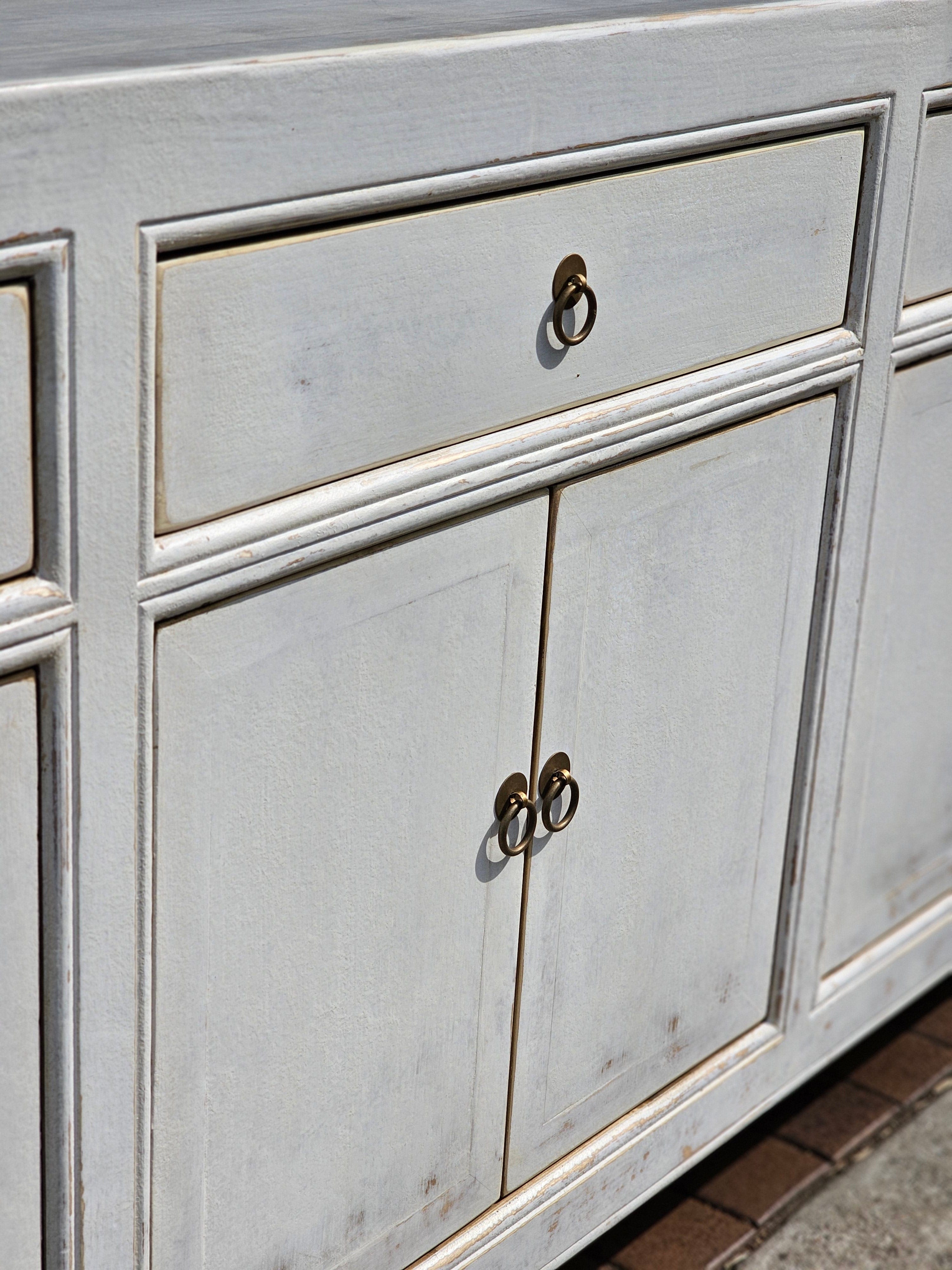 Haven & Space Berry CHINESE AN 3 Draw 6 Door / White Windsor Sideboard