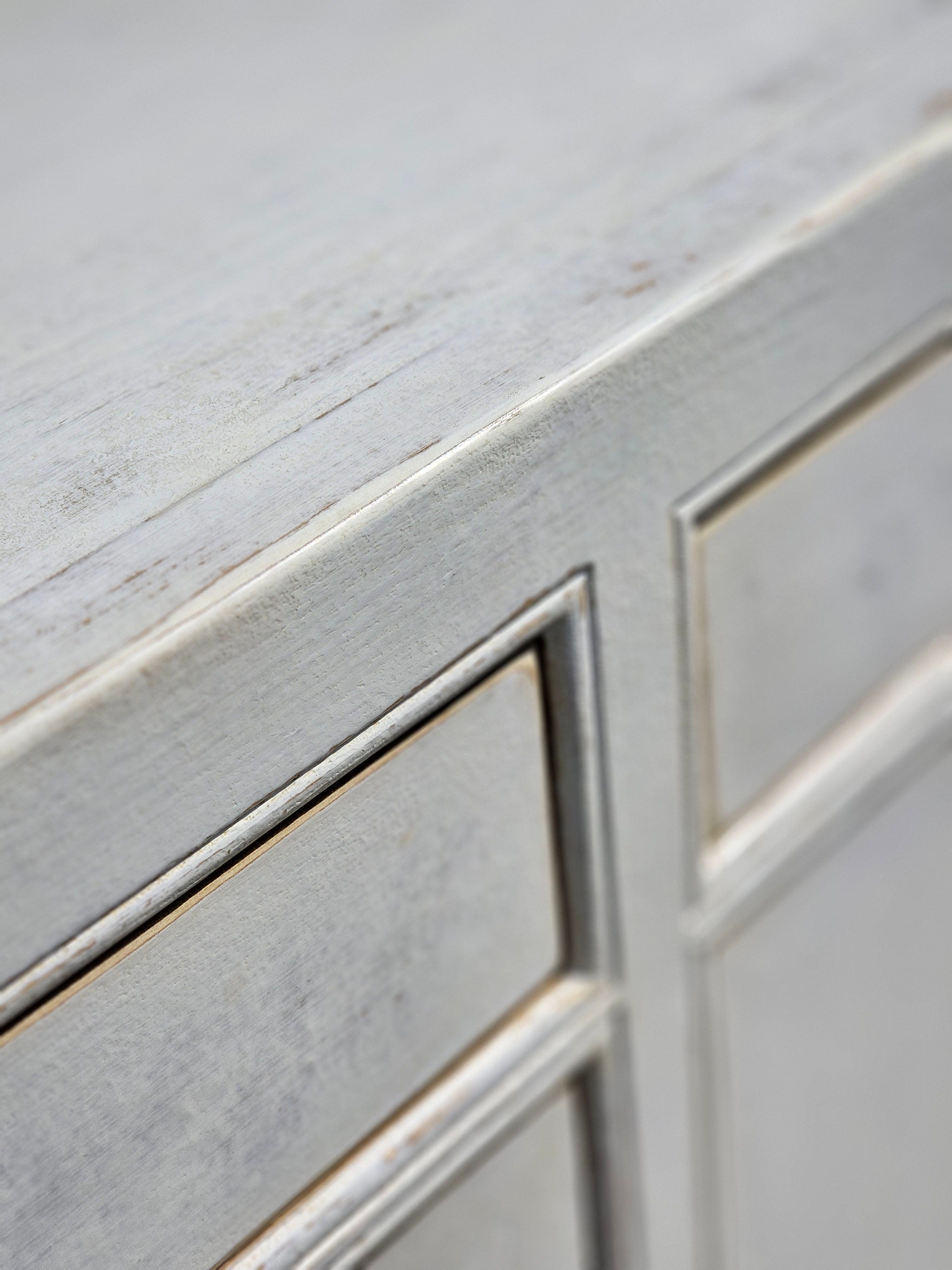 Haven & Space Berry CHINESE AN 3 Draw 6 Door / White Windsor Sideboard