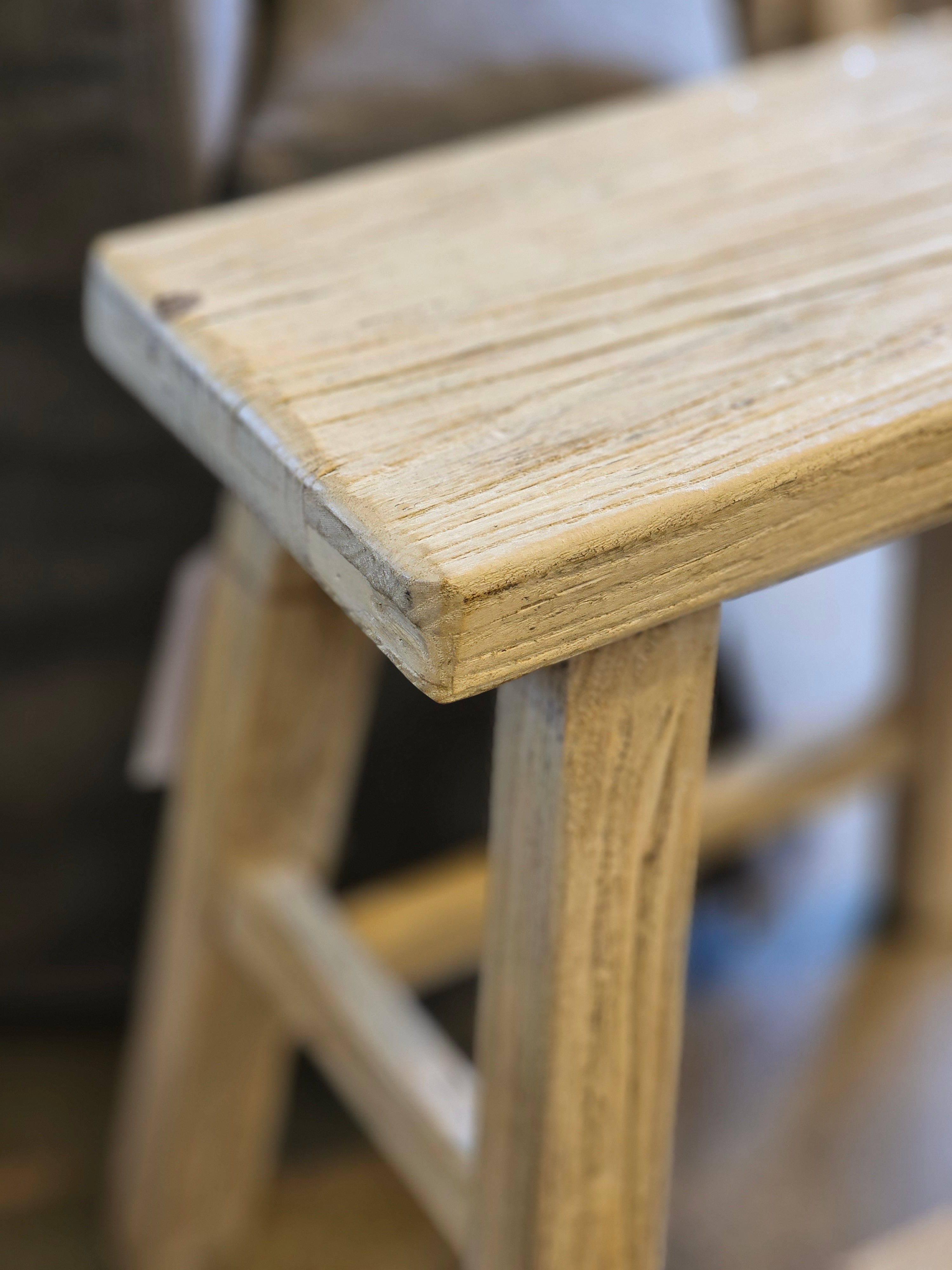 Haven & Space Berry CHINESE AN 50cm / Elm Bondi Stool