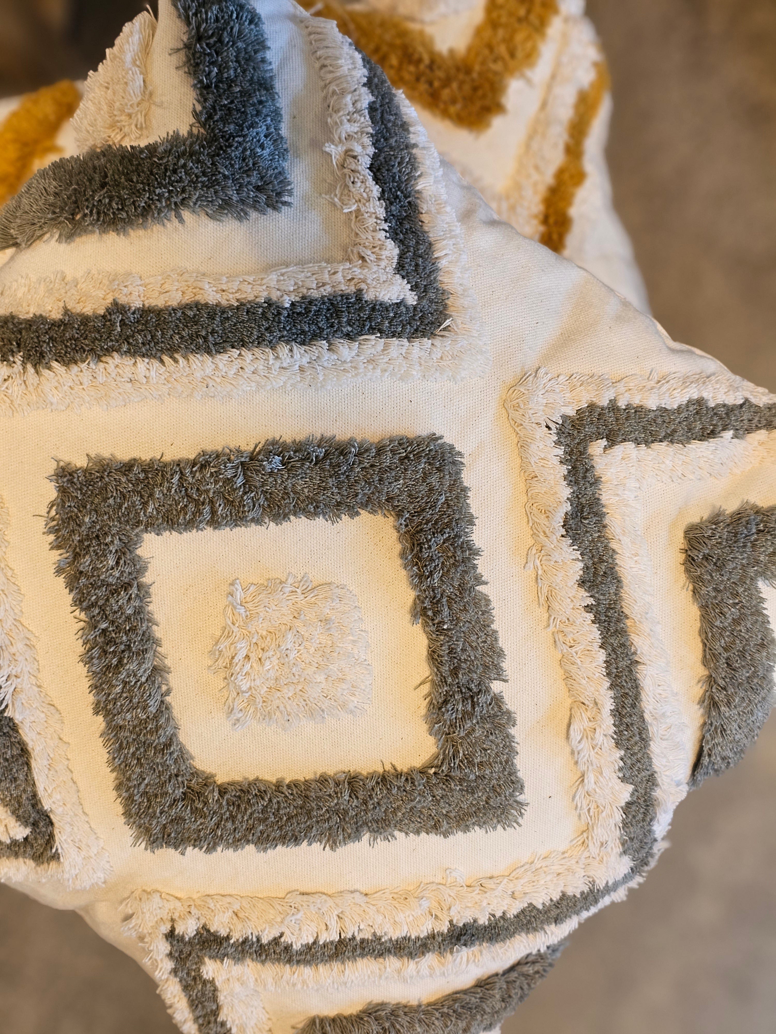 Haven & Space Berry CUSHIONS Landi Cushion