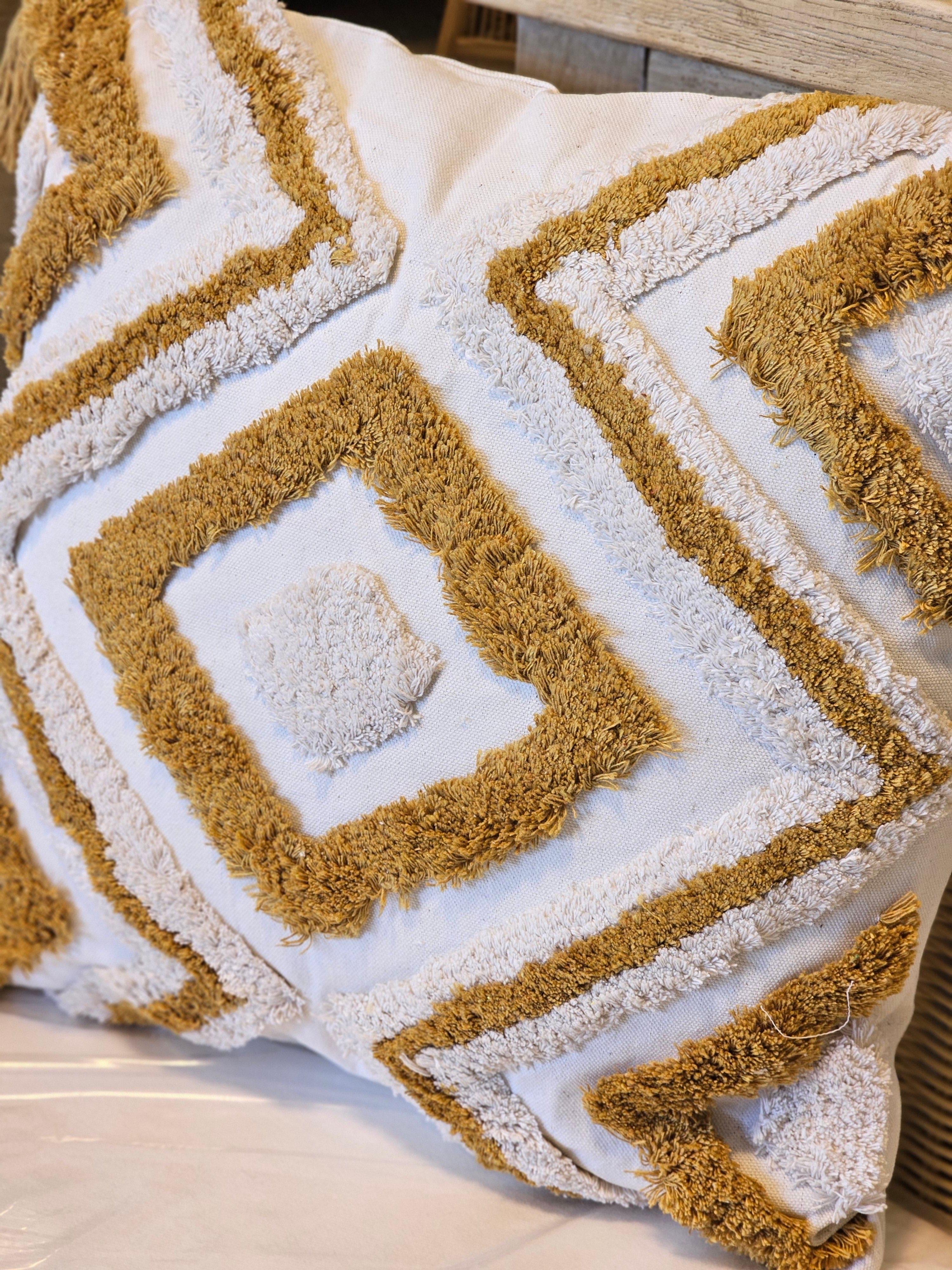 Haven & Space Berry CUSHIONS Landi Cushion