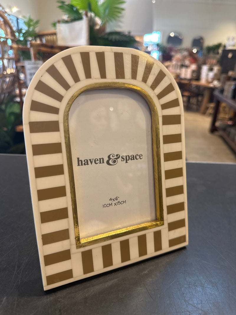 Haven & Space Berry FRAMES 5x7 Alexis Resin Photo Frame