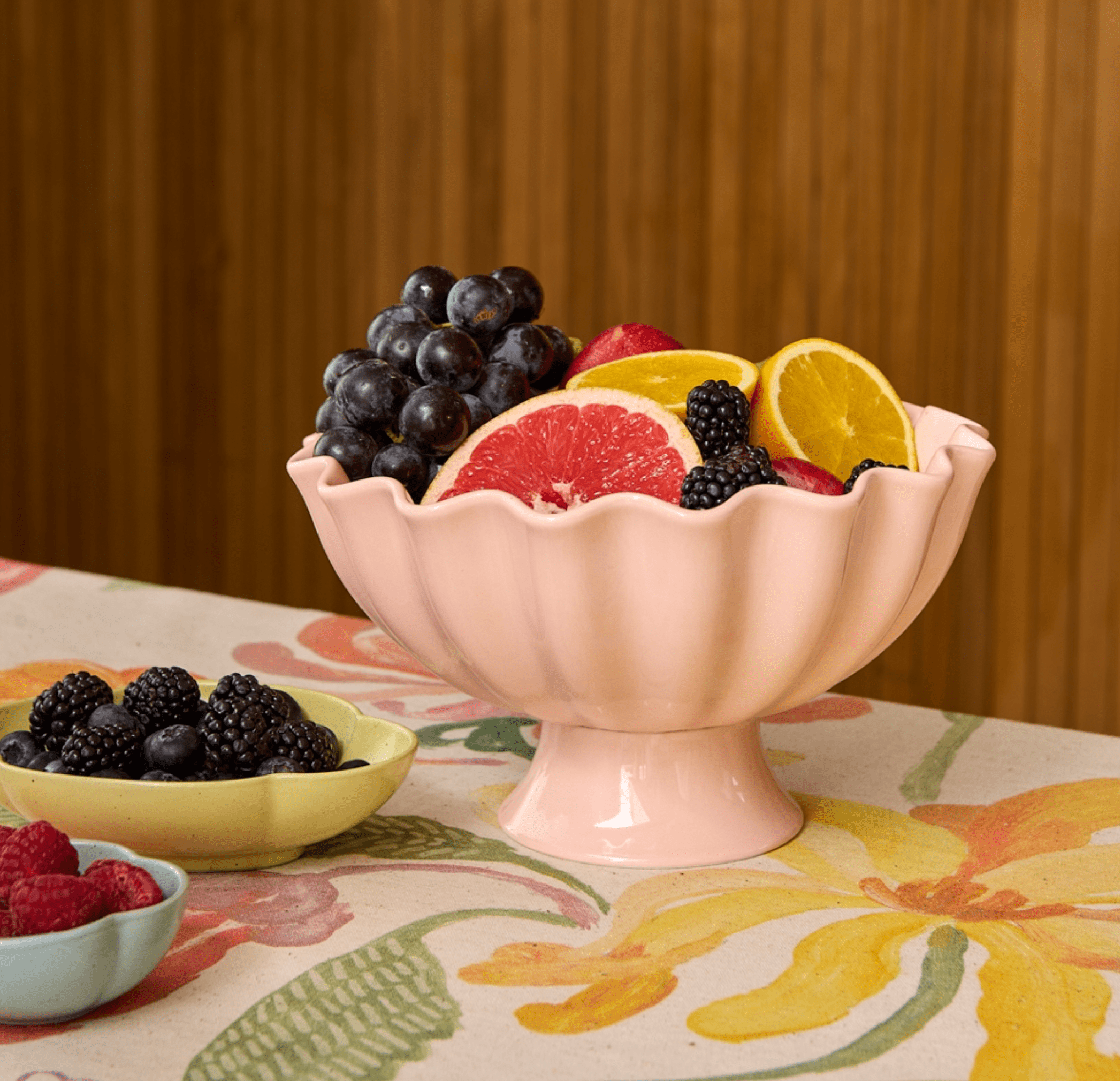 Haven & Space Berry KITCHEN 24.5cm / Pink Ruffle Footed Bowl