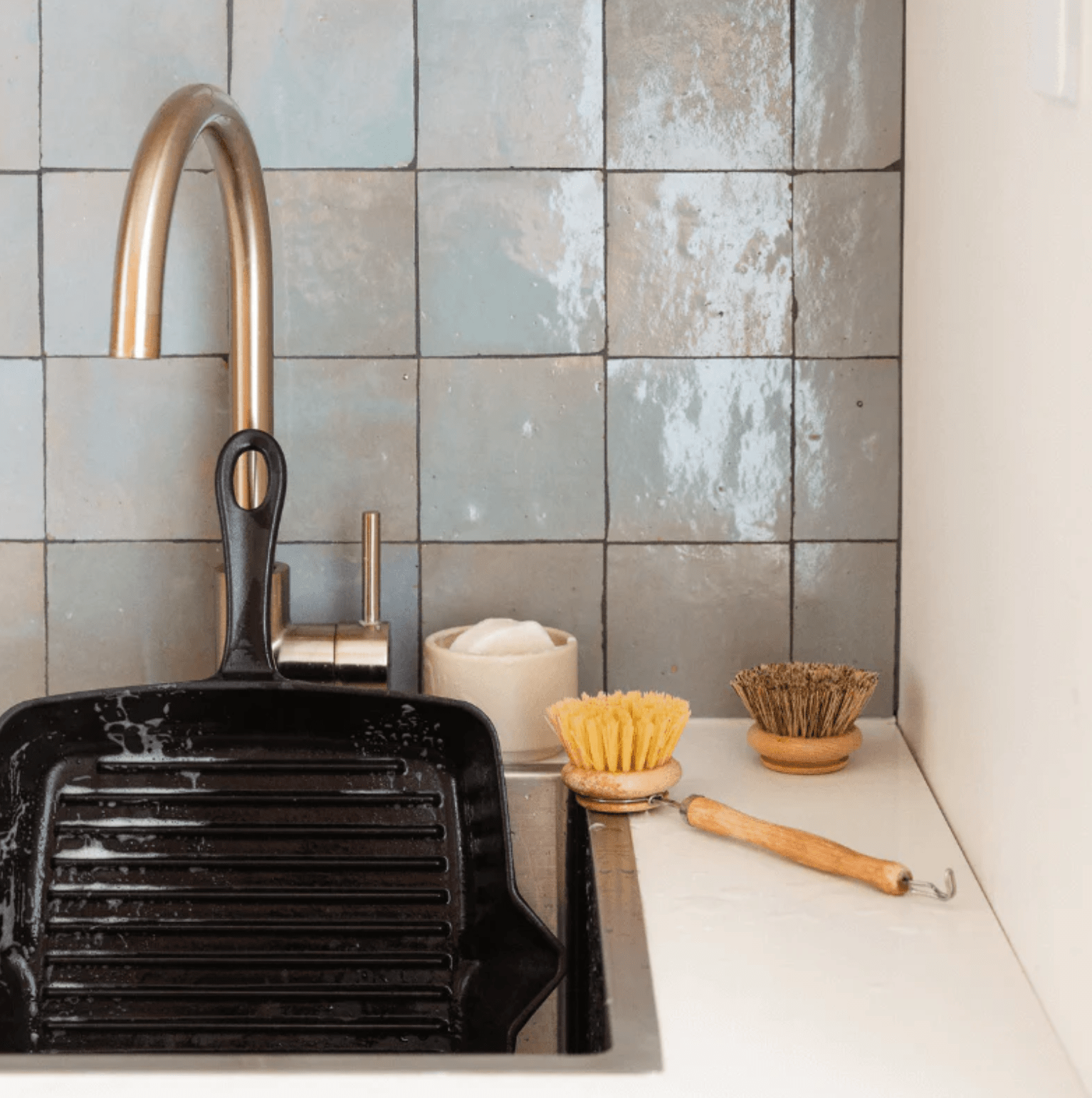 Haven & Space Berry KITCHEN Dish Brush | Beechwood