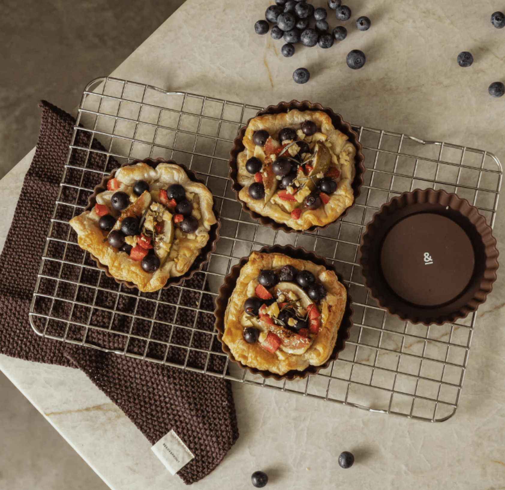 Haven & Space Berry KITCHEN Mini Pie Dish | Set of 4