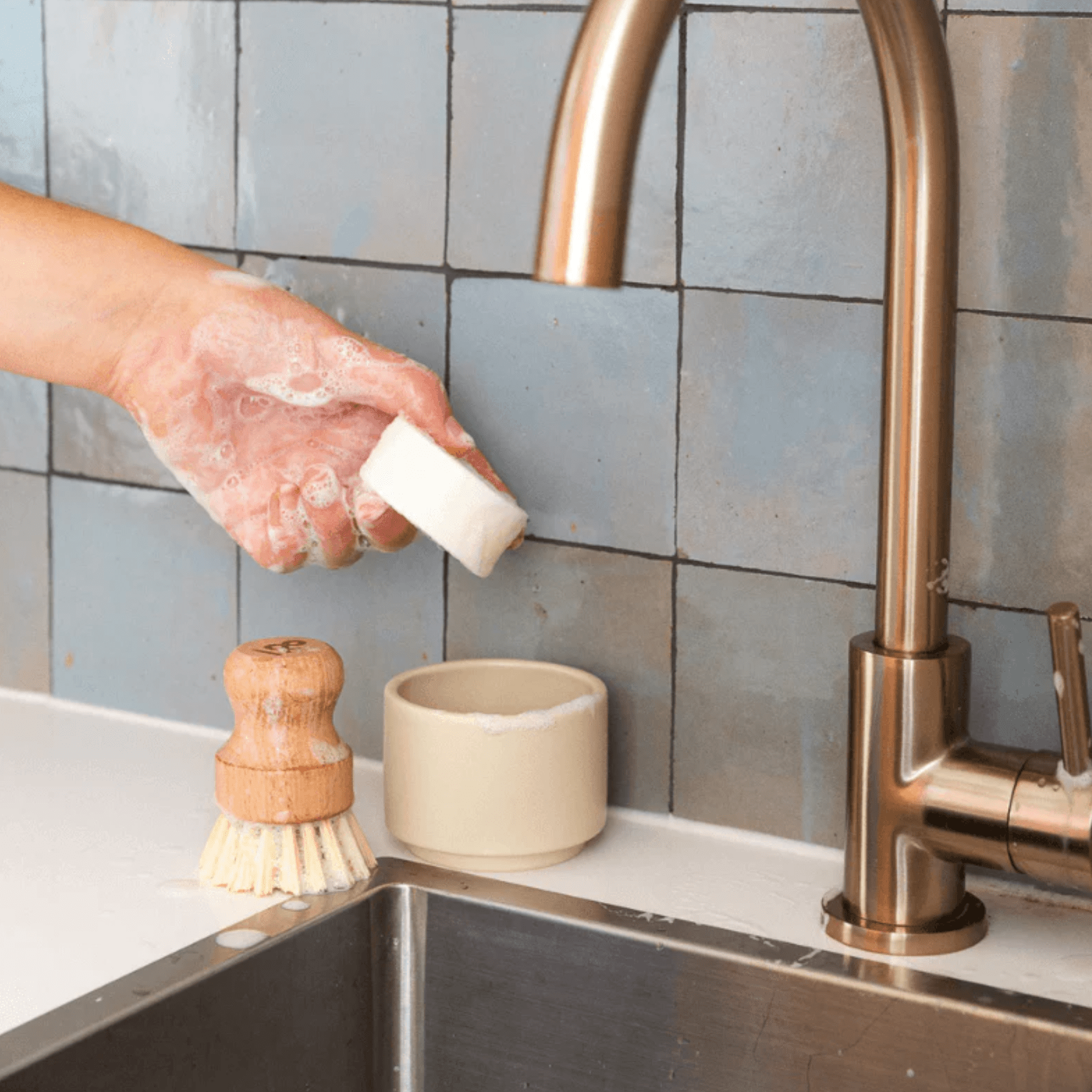 Haven & Space Berry KITCHEN Pot Scrubber | Beechwood