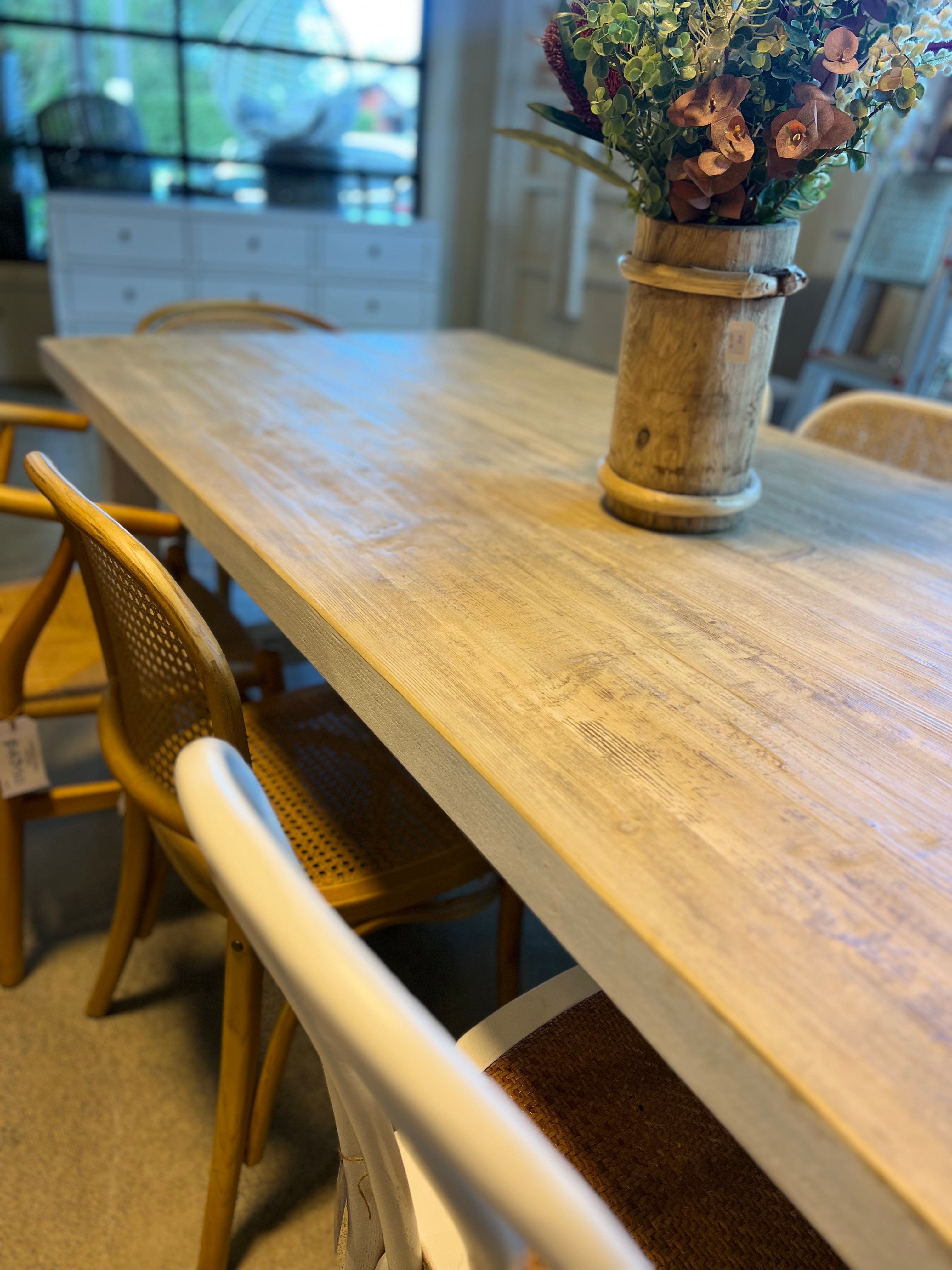 Haven & Space Berry Manhattan Dining Table