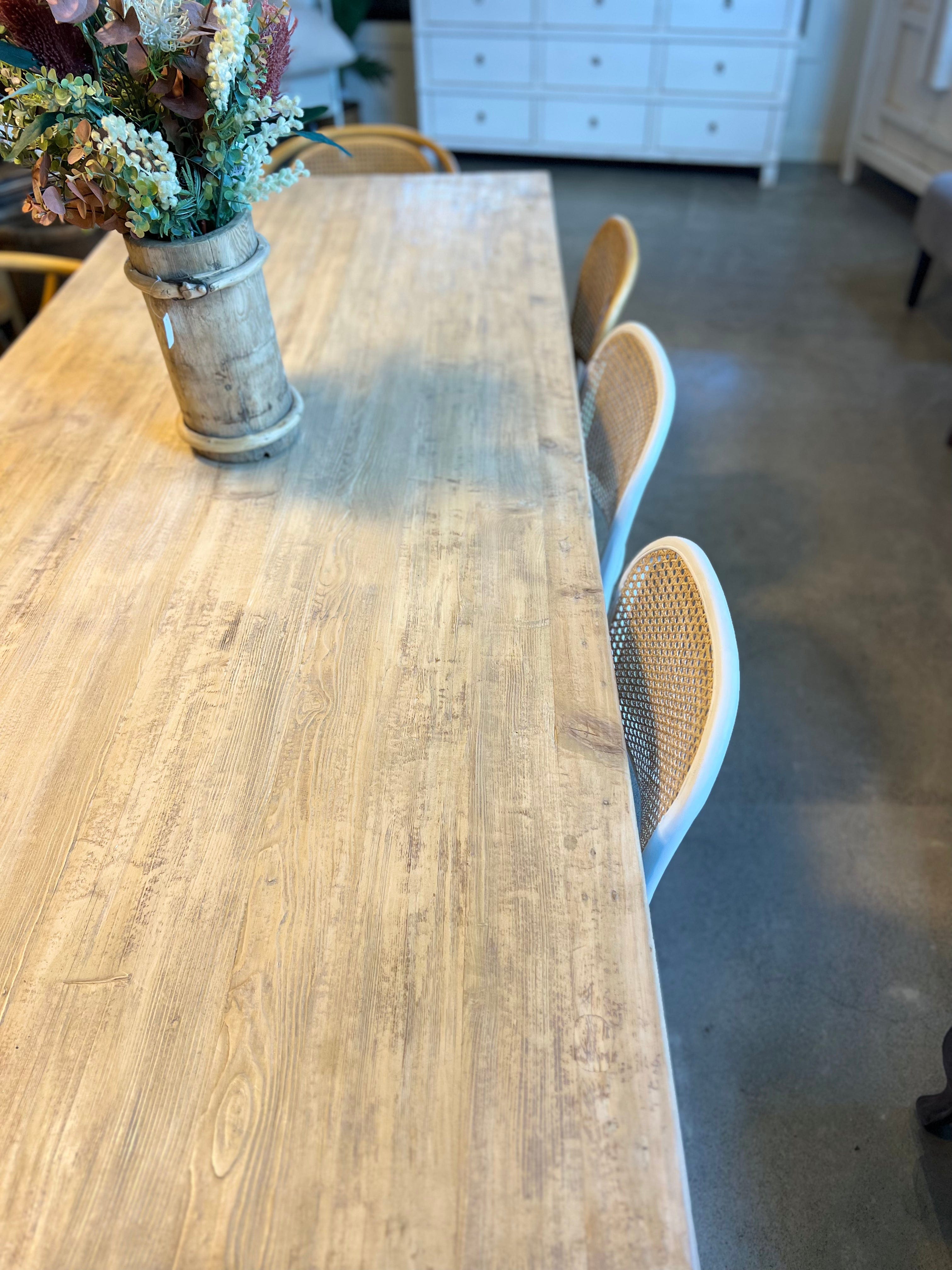 Haven & Space Berry Manhattan Dining Table