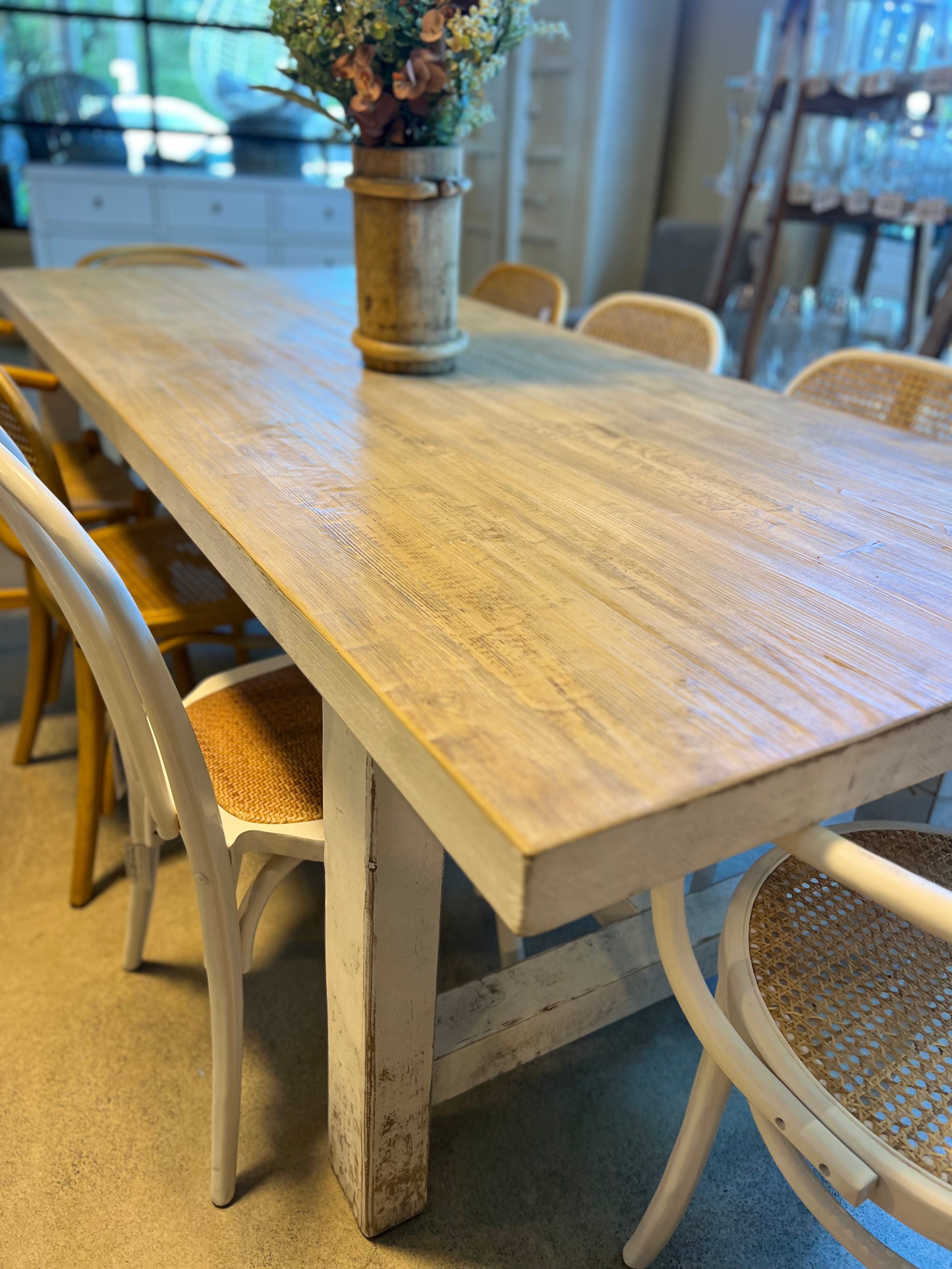 Haven & Space Berry Manhattan Dining Table