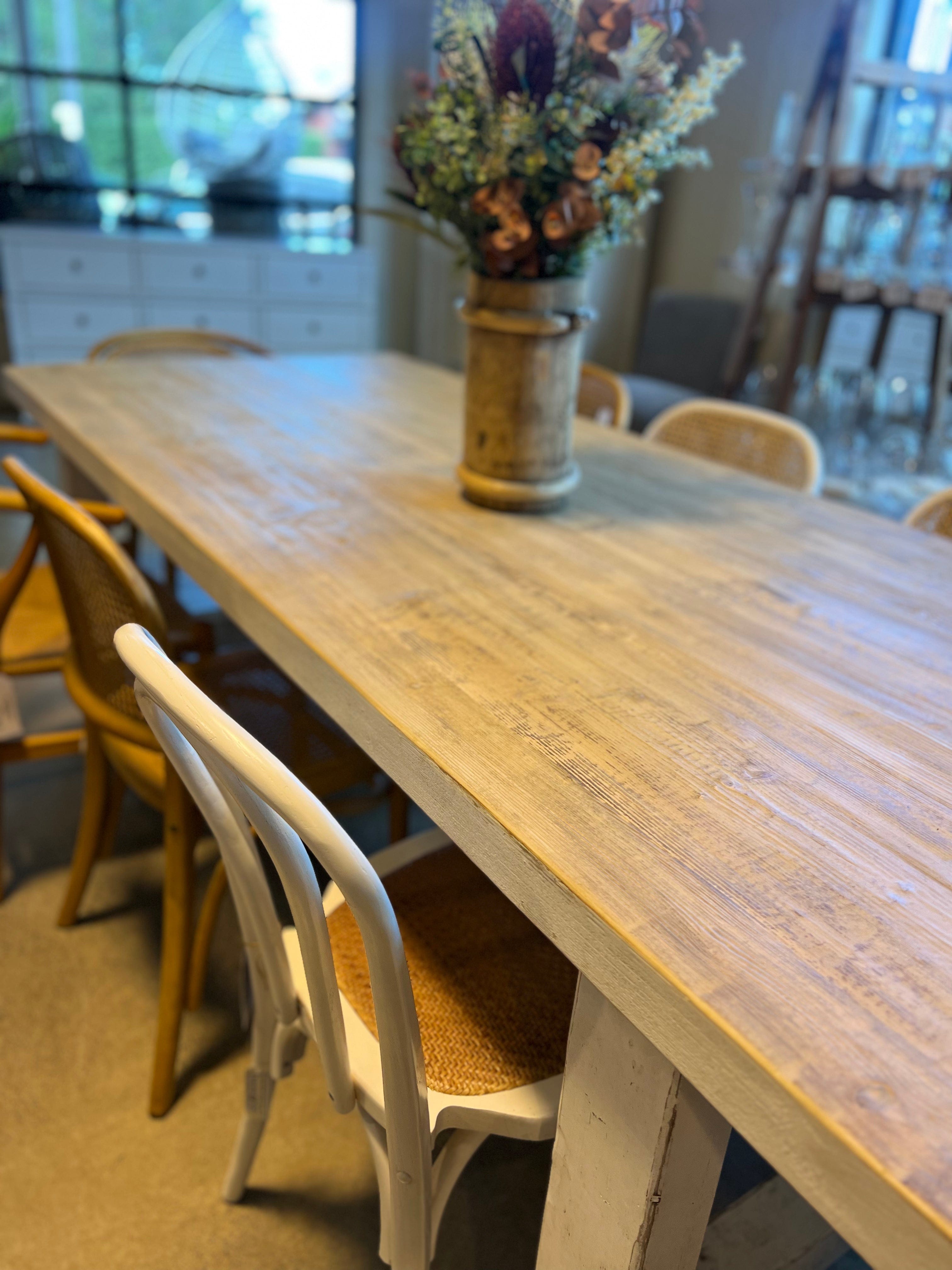 Haven & Space Berry Manhattan Dining Table