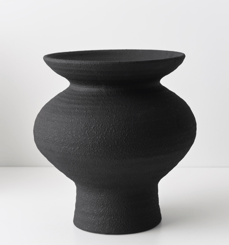 Haven & Space Berry VASES 36cm / Black Ola Pot