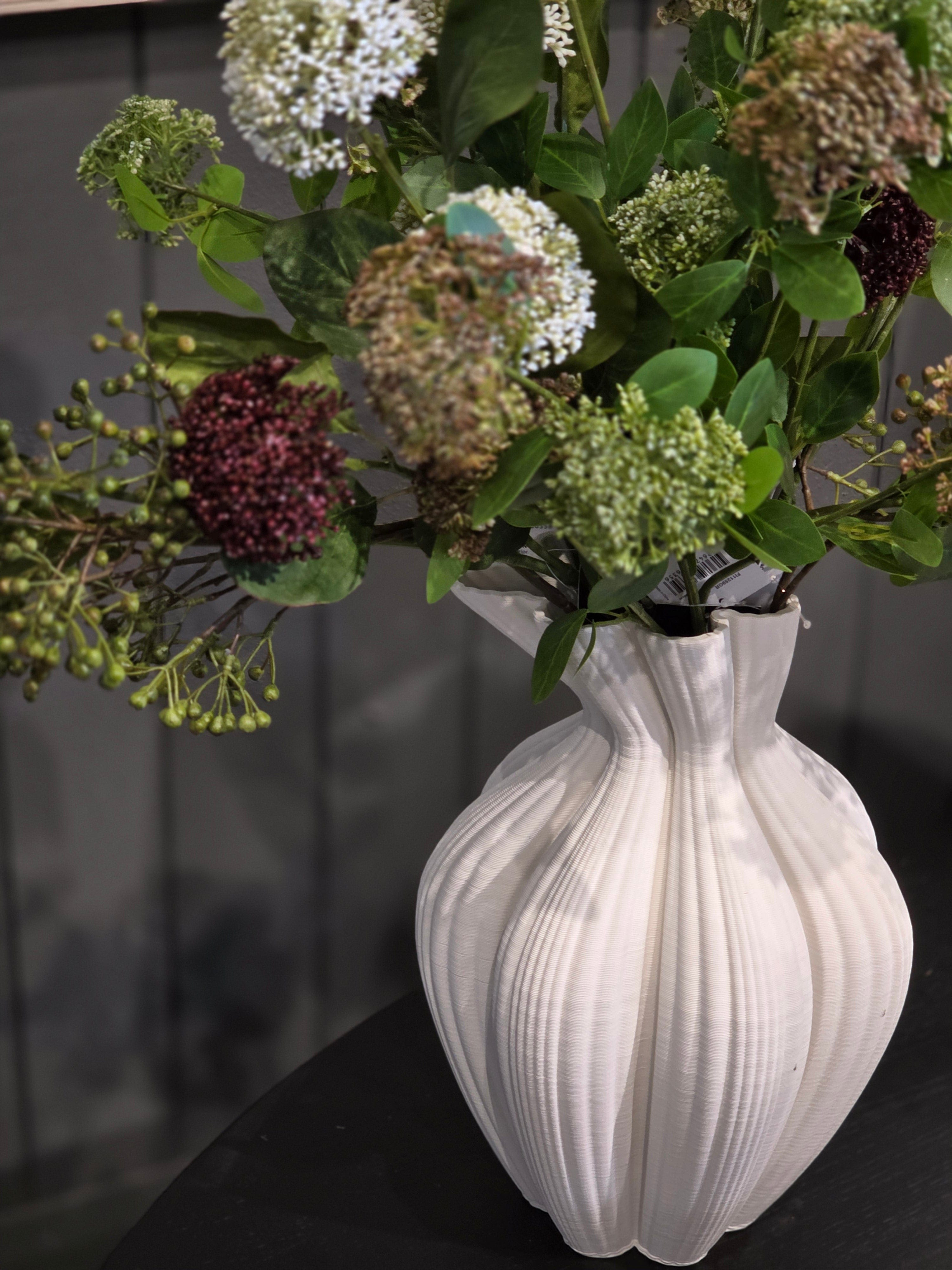 Haven & Space Berry VASES Lordes Vase