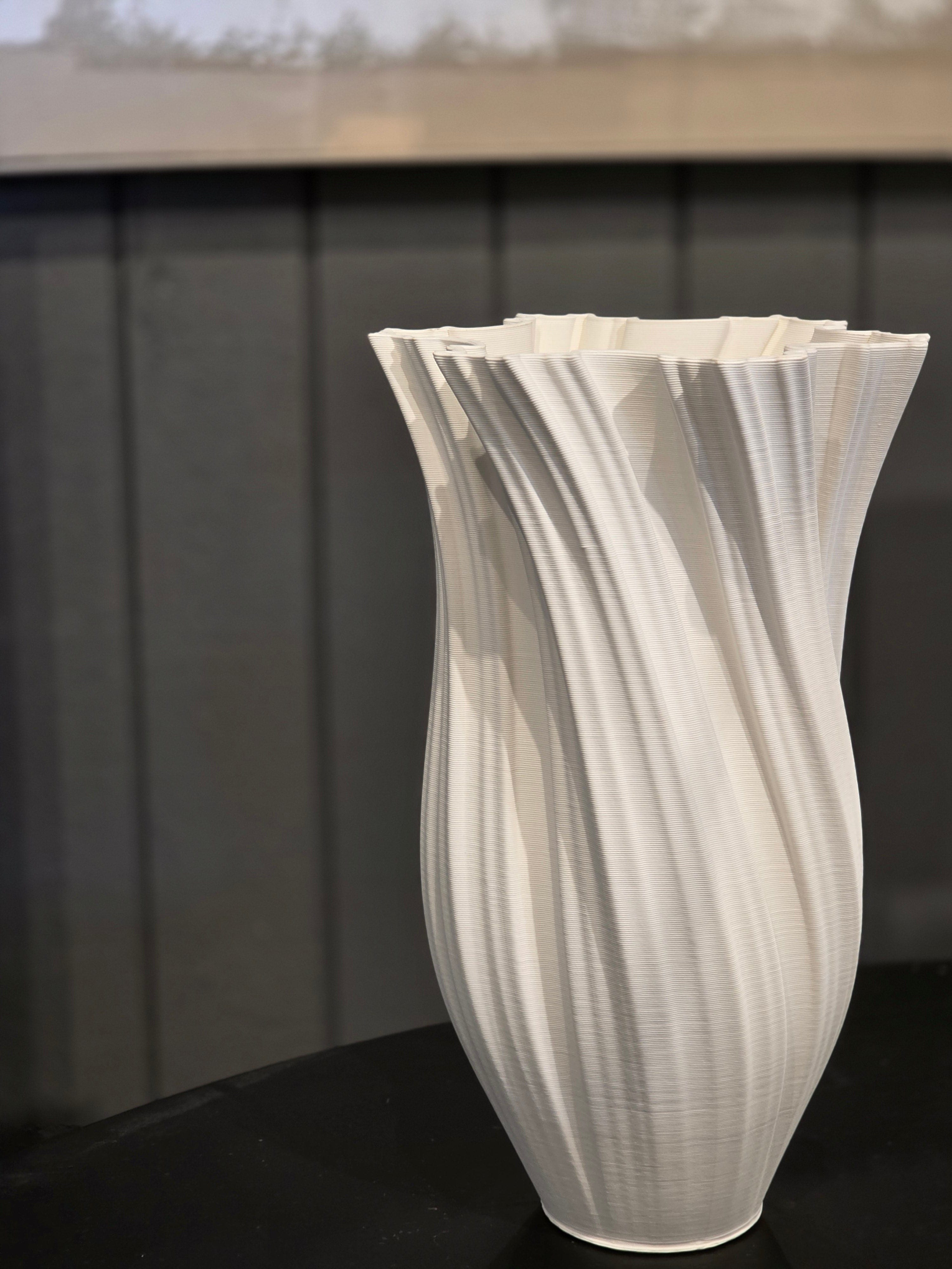 Haven & Space Berry VASES Louve Vase