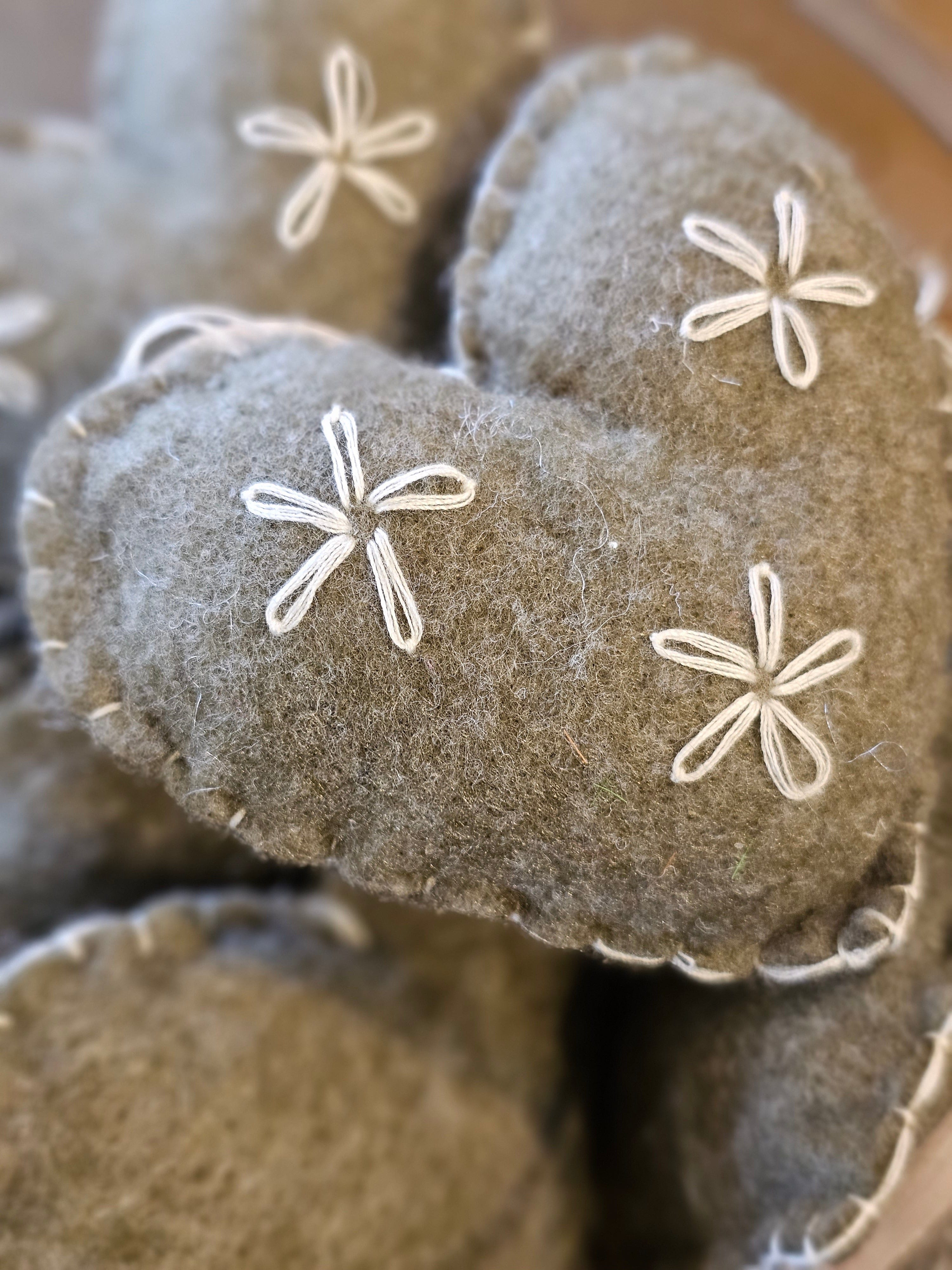 Haven & Space Berry XMAS Christmas Heart Decoration