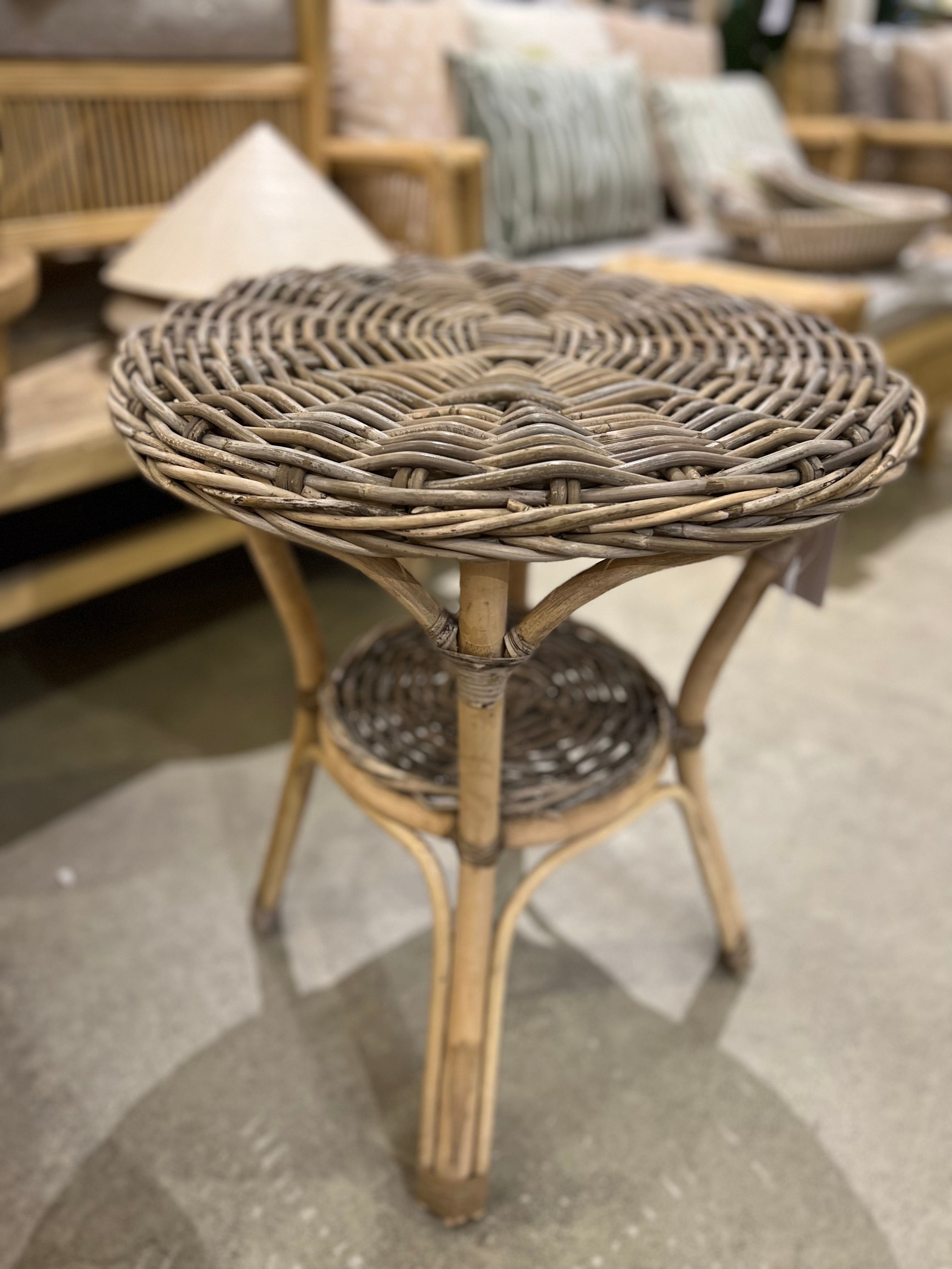 Haven & Space Berry Kubu Table