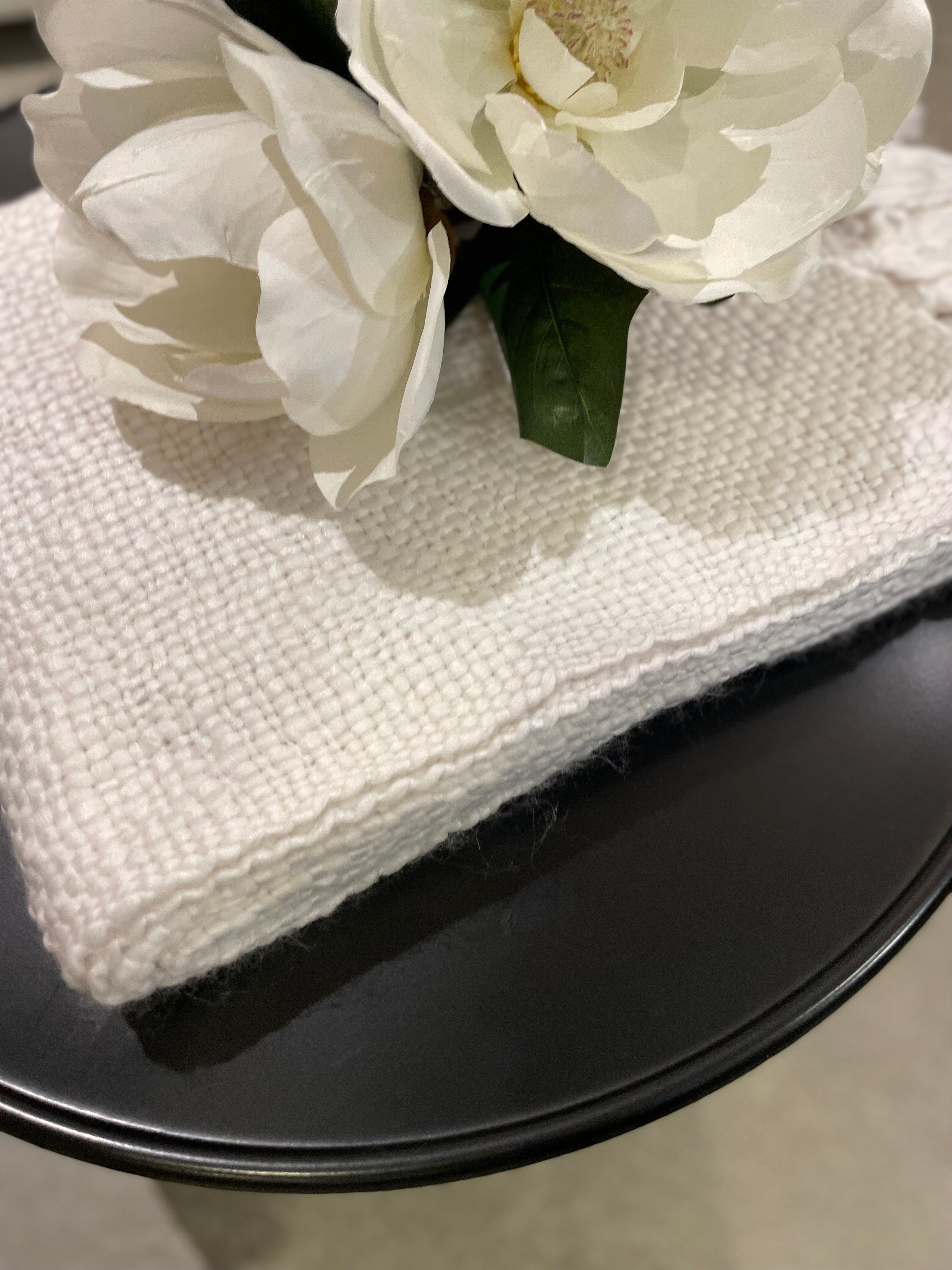 Haven & Space Berry Oslo Throw