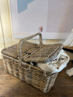 Haven & Space Berry Rattan Picnic Basket