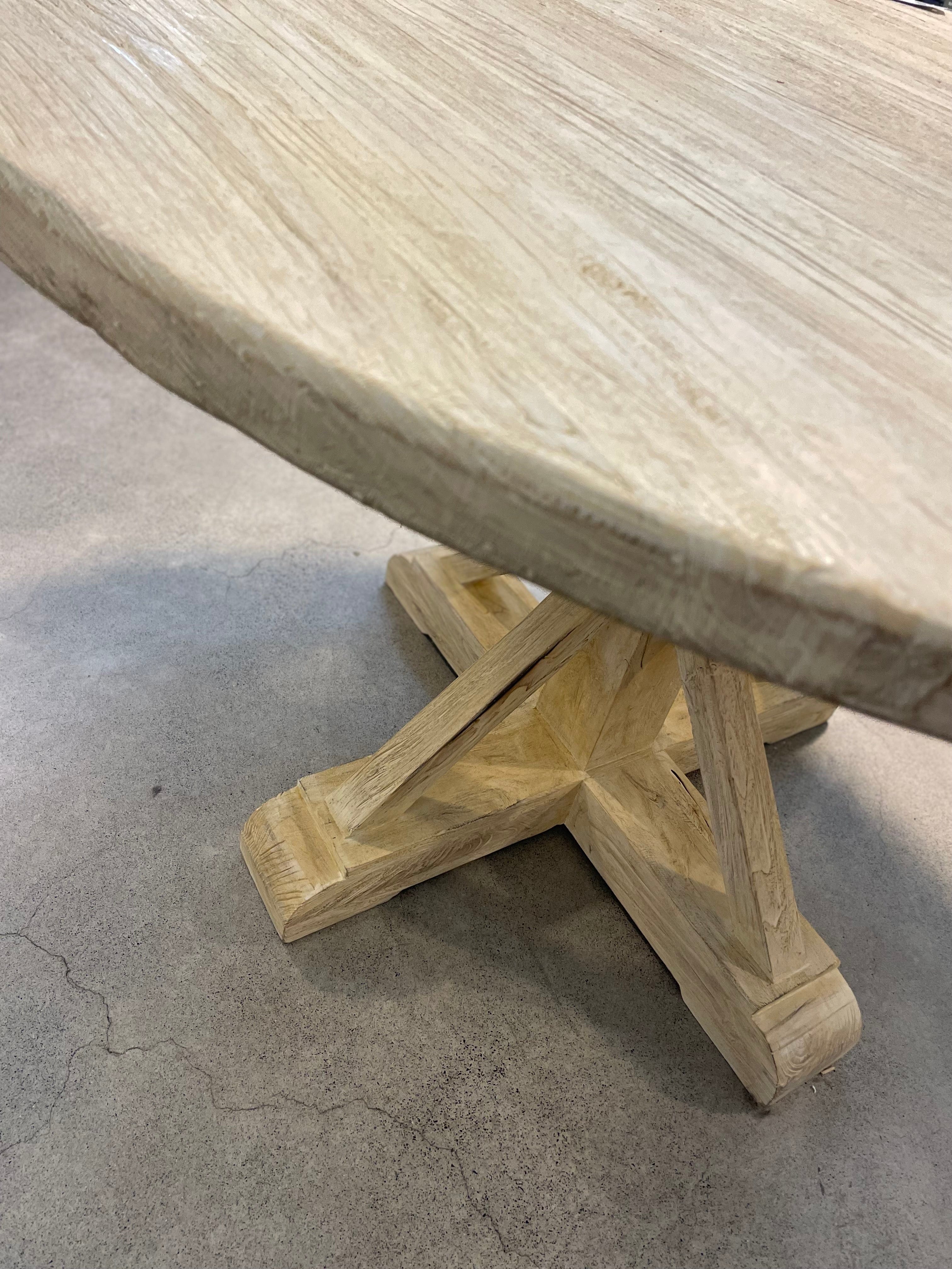 Haven & Space Berry Seaford Round Dining Table