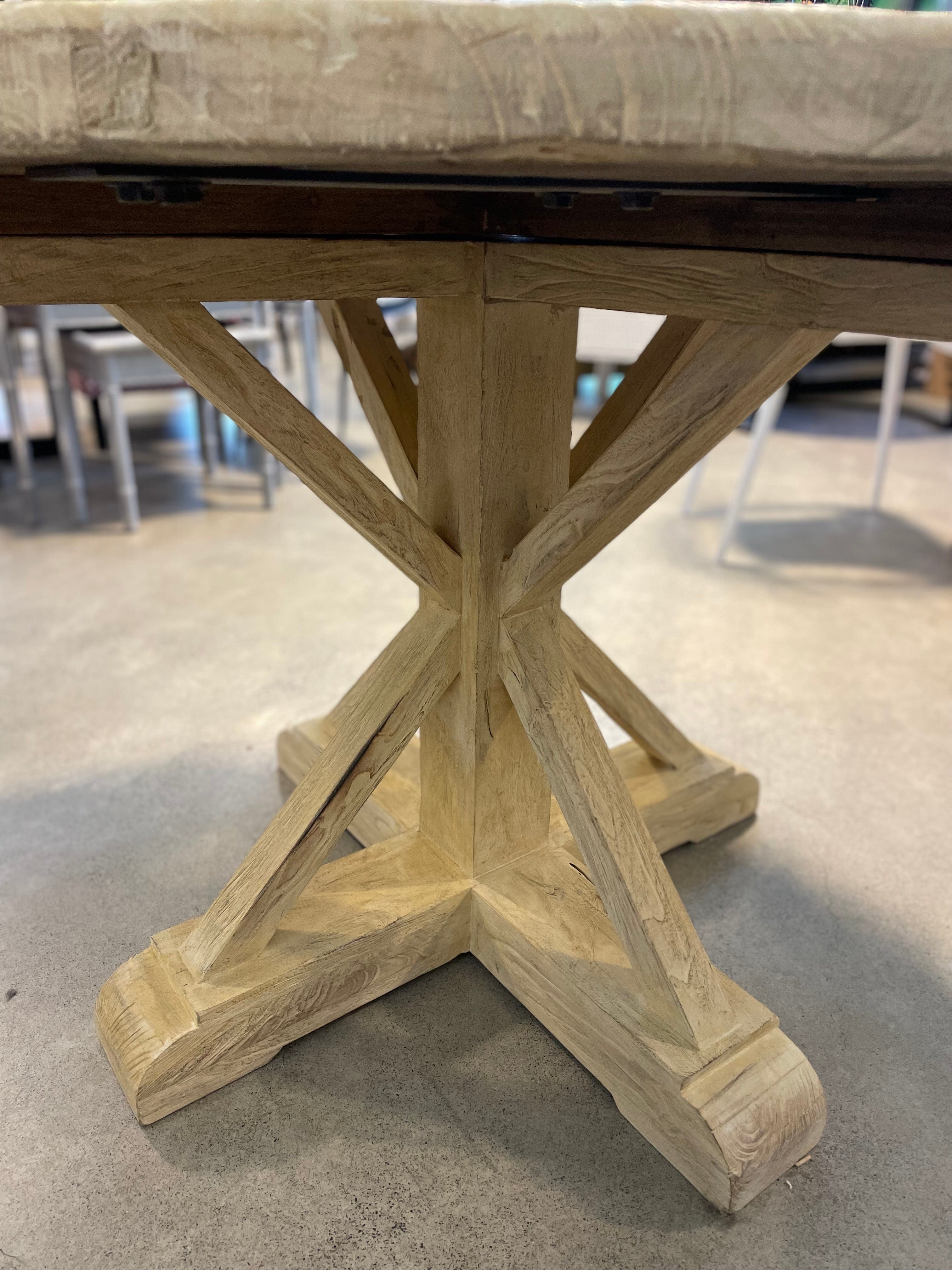 Haven & Space Berry Seaford Round Dining Table