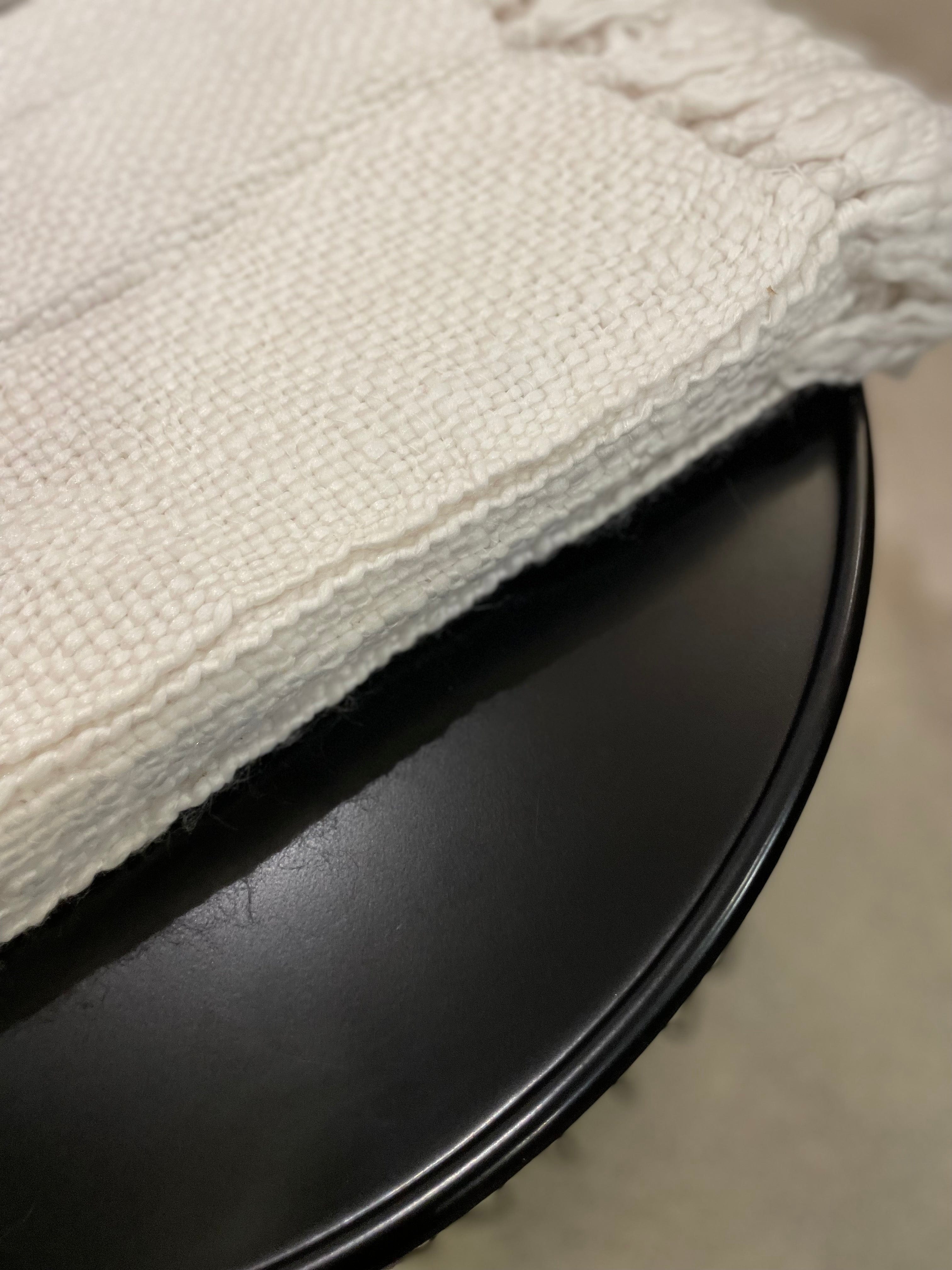 Haven & Space Berry Snow White Oslo Throw