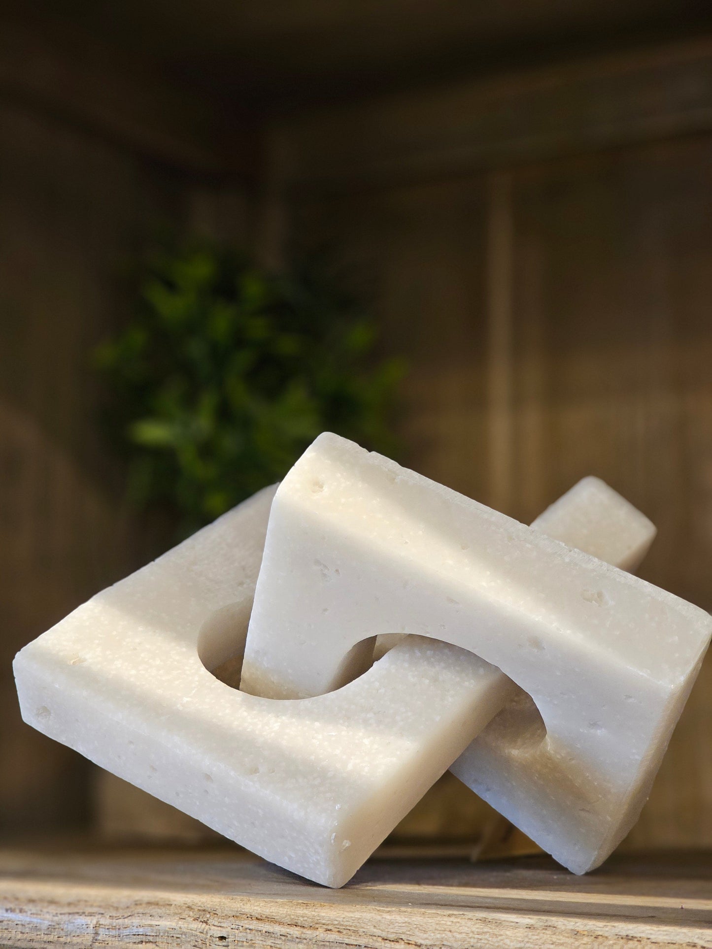 Haven & Space Berry ACCESSORIES 18CM Caviar Resin Sculpture