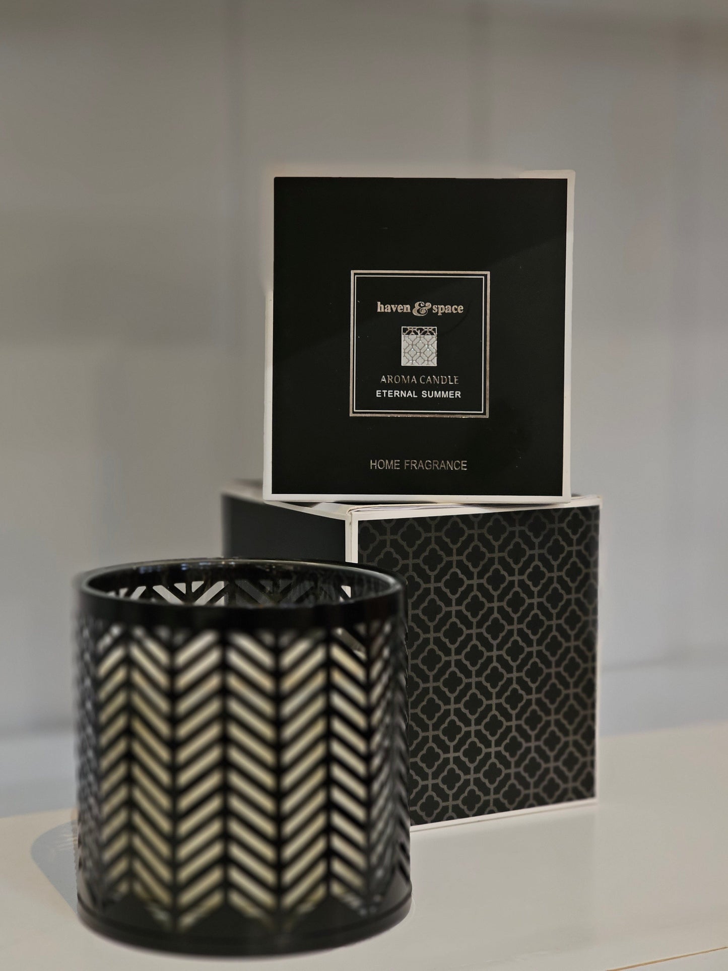 Haven & Space Berry CANDLES White/Black Haven & Space Glass Candle