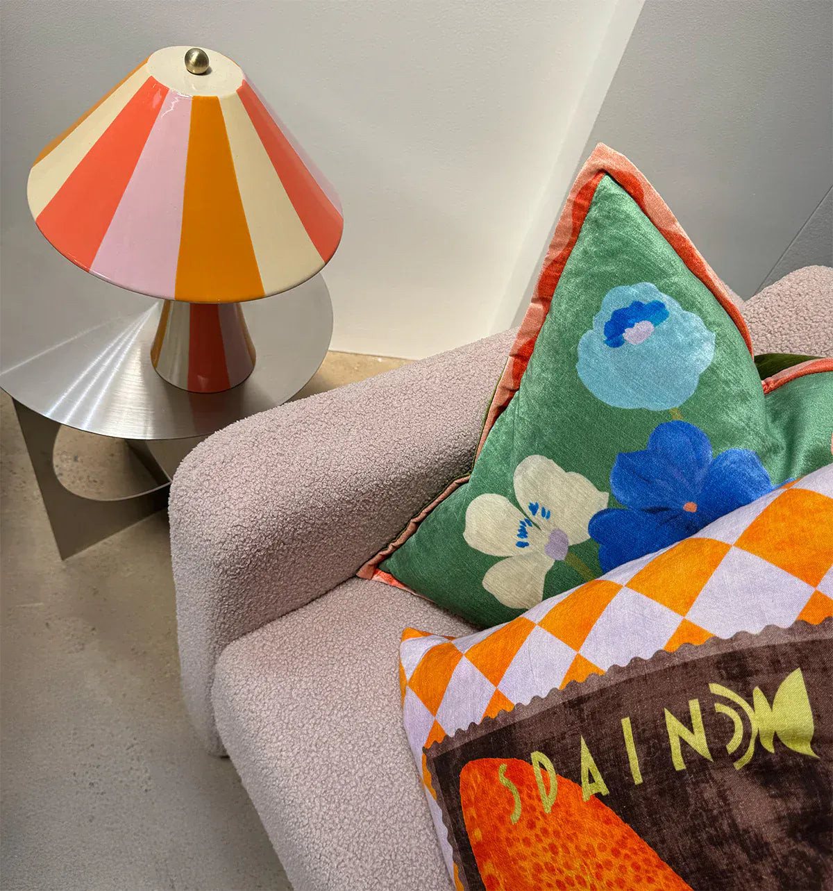 Haven & Space Berry CUSHIONS melon Salvador Melon Table Lamp