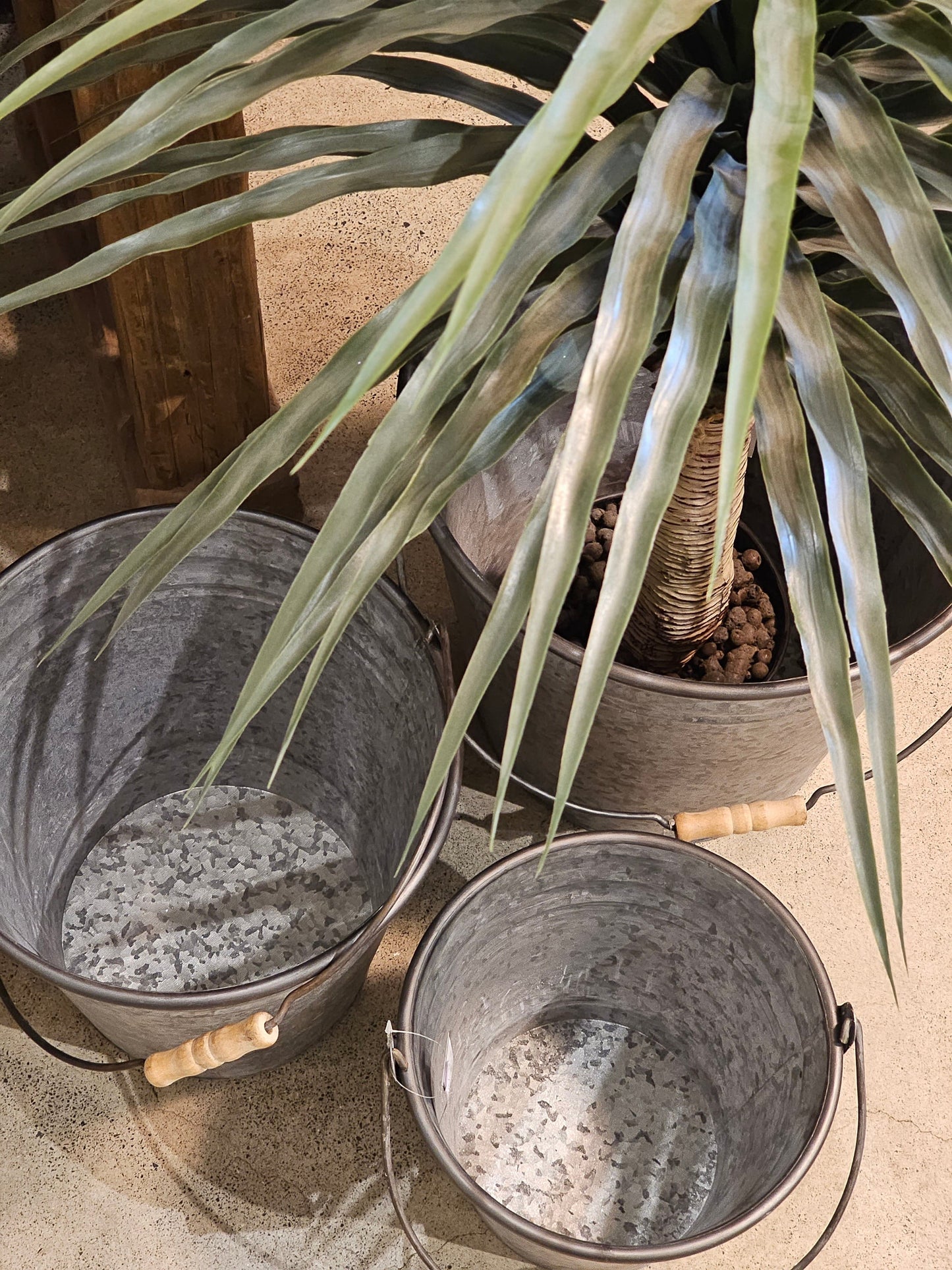 Haven & Space Berry GAL/TINWARE Aires Planter Bucket