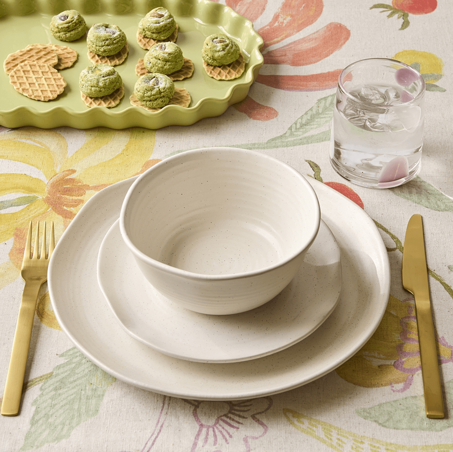 Haven & Space Berry KITCHEN Midsummer Tablecloth