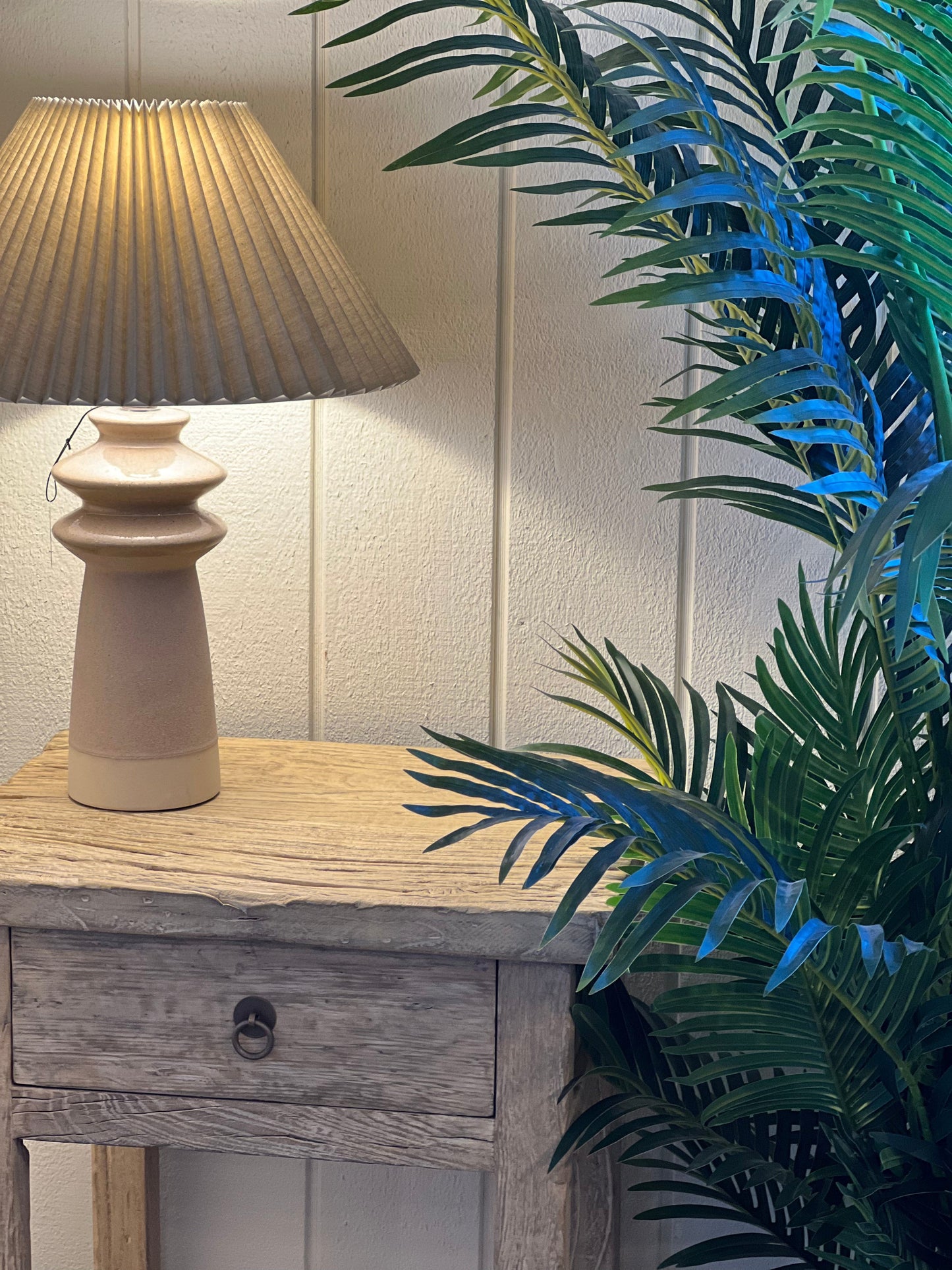 Haven & Space Berry White Inverness Side Table