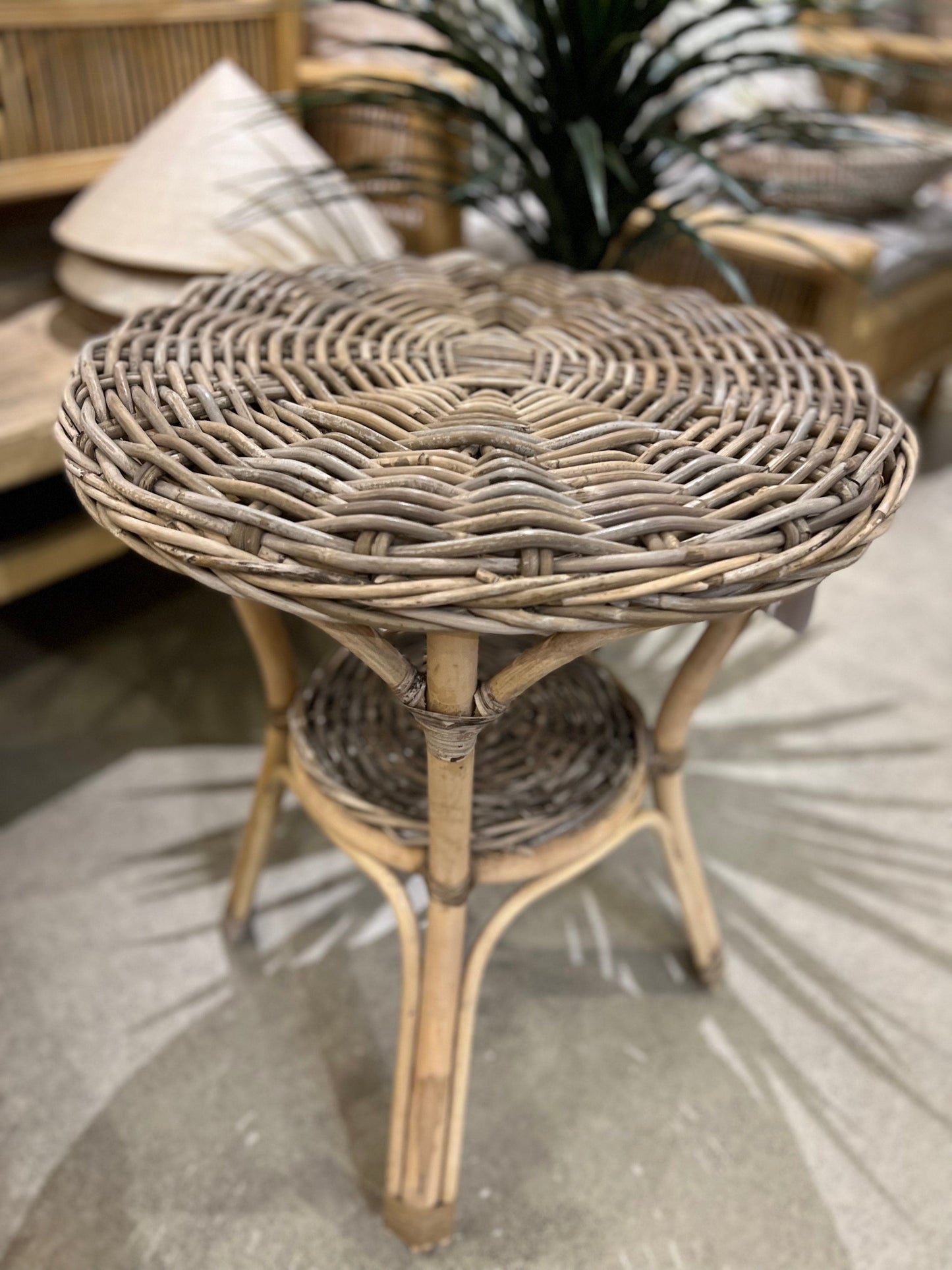 Haven & Space Berry Kubu Table