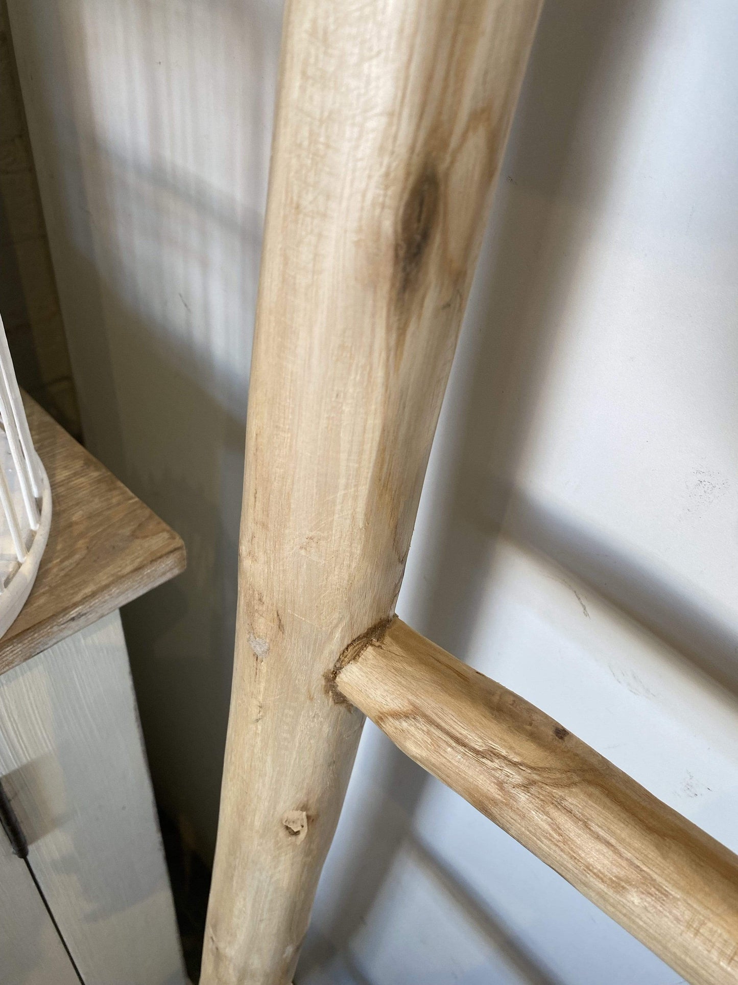 Haven & Space Berry Rustic Ladder
