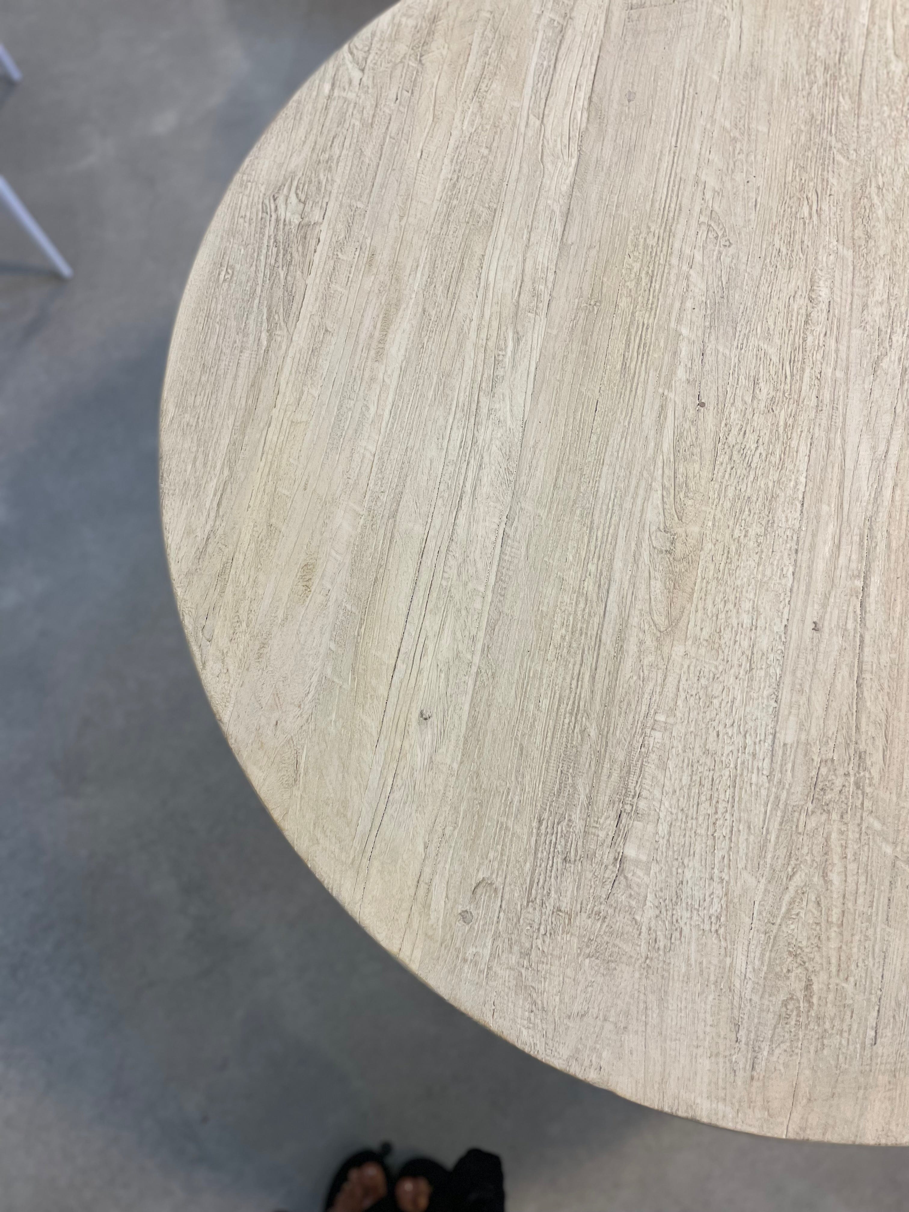 Haven & Space Berry Seaford Round Dining Table